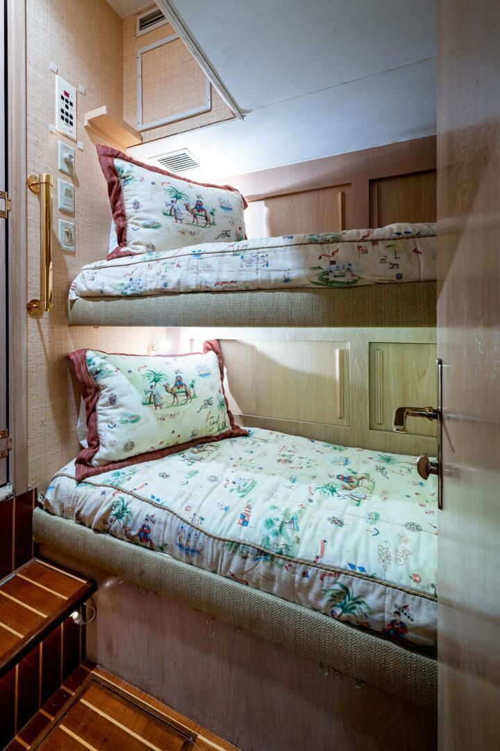 1997 Hatteras 65 Convertible - Image 45