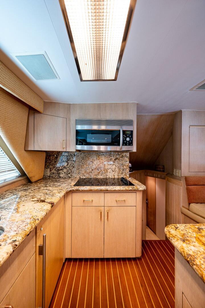 1997 Hatteras 65 Convertible - Image 27