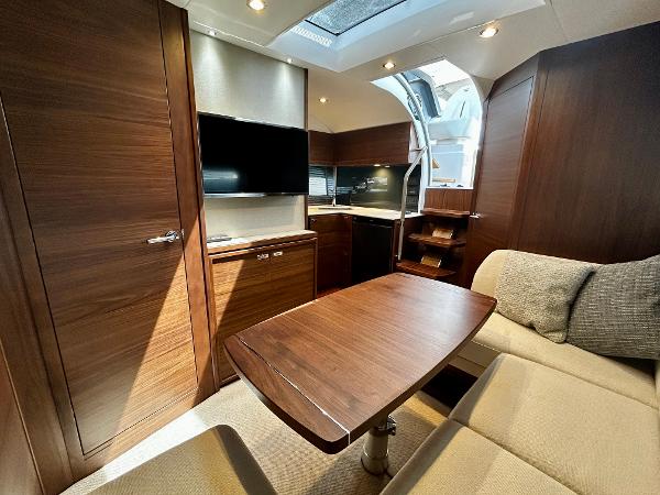 Princess Motor Yacht Sales - Used Princess V40