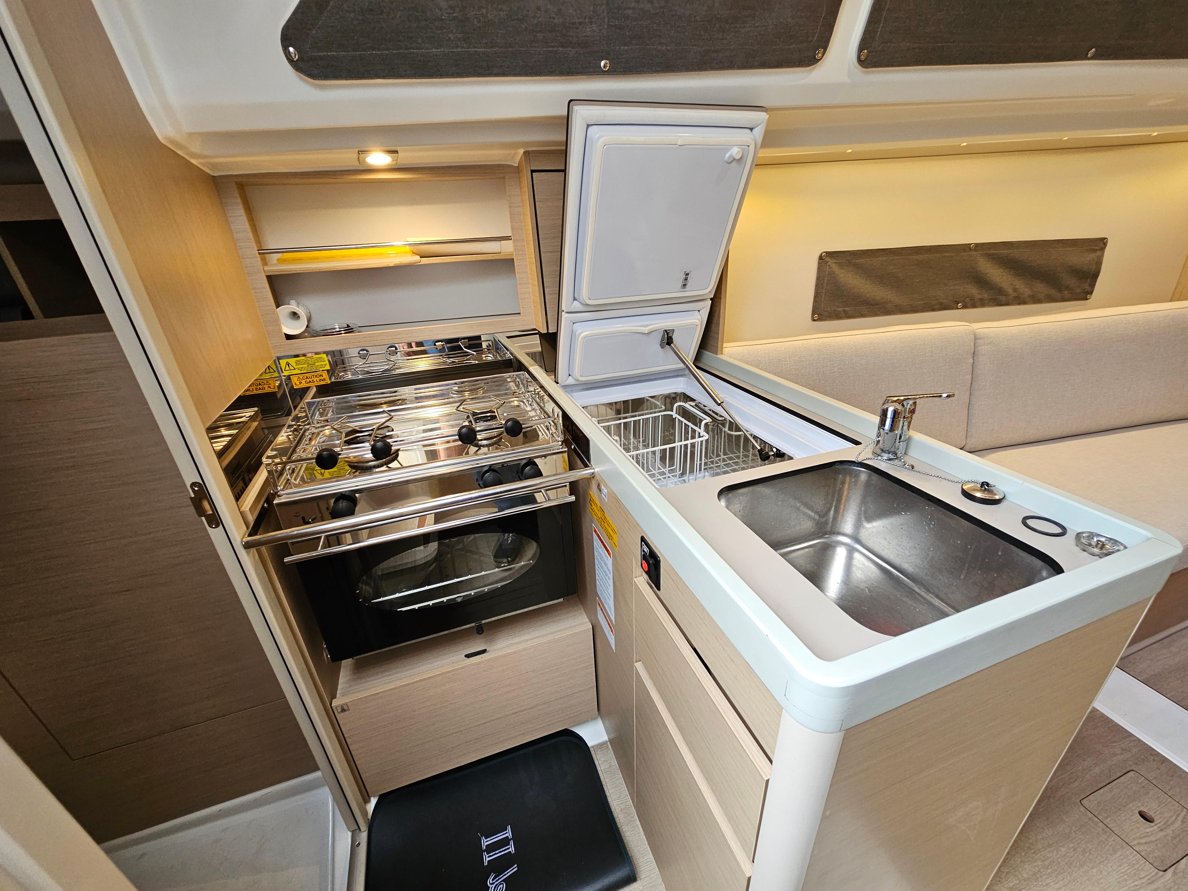 Yacht Photos Pics