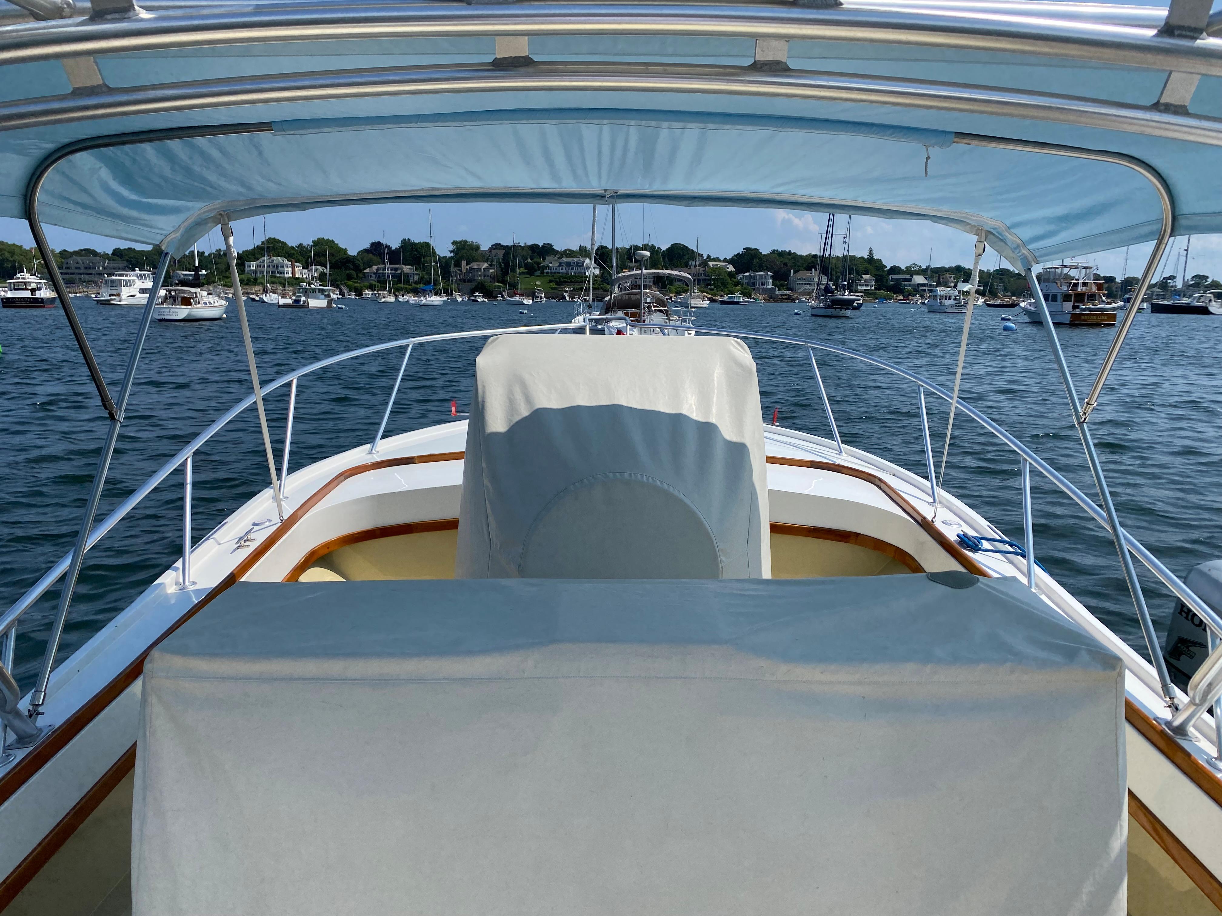 1986 26 Dusky Custom Center Console