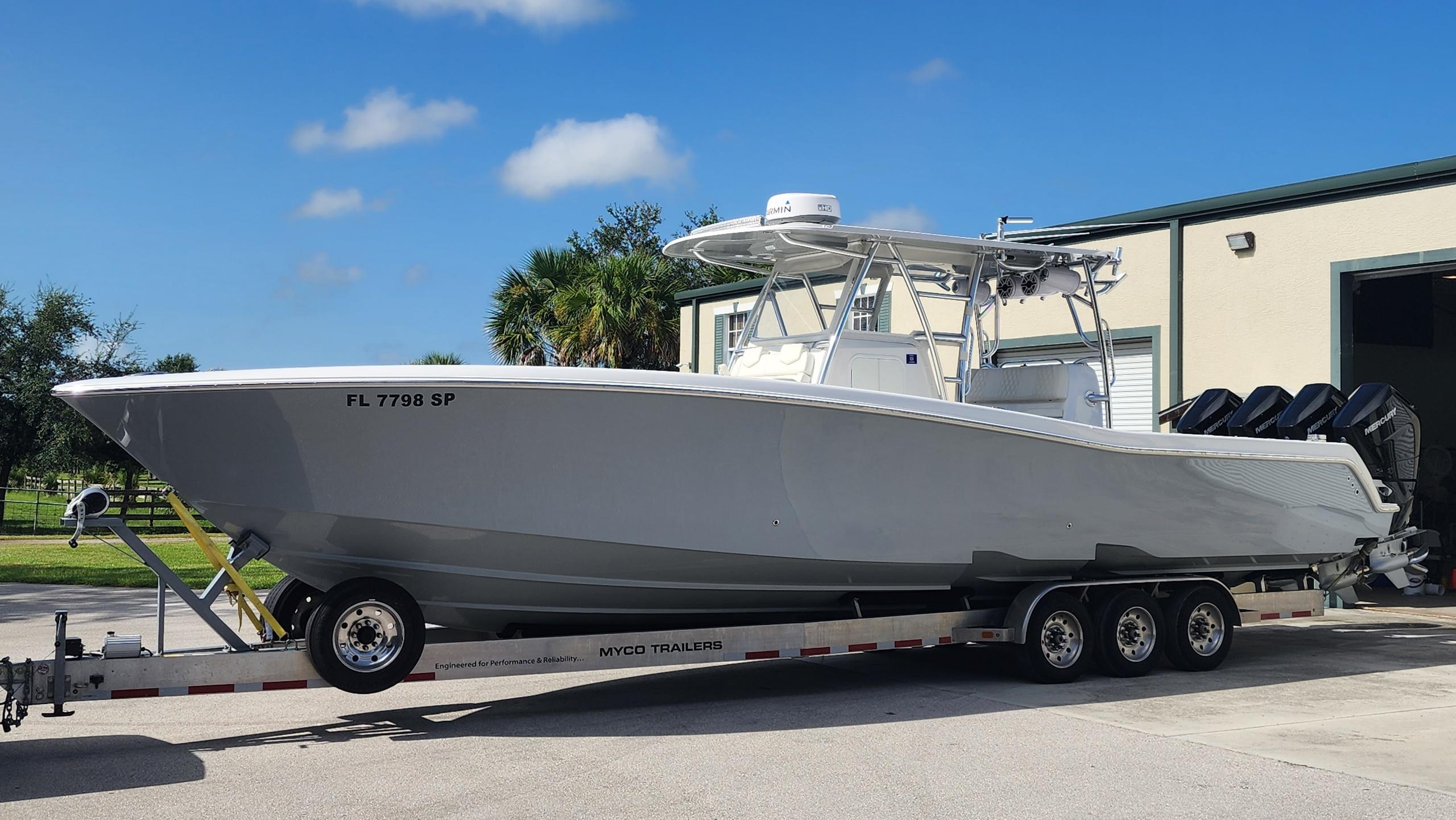 2020 Invincible 39 center console