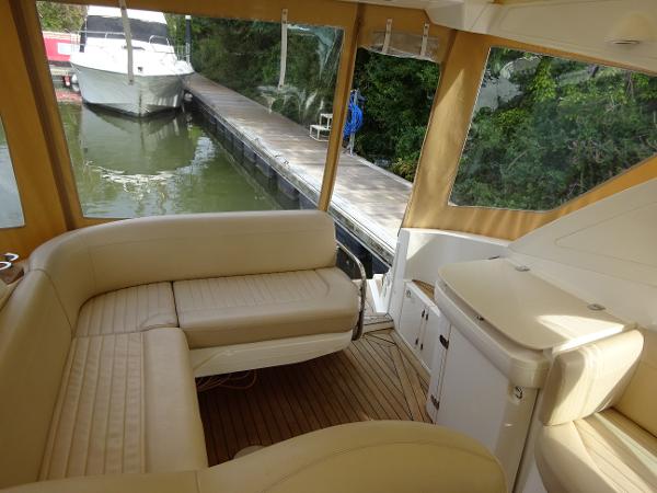 2006 Sealine SC29