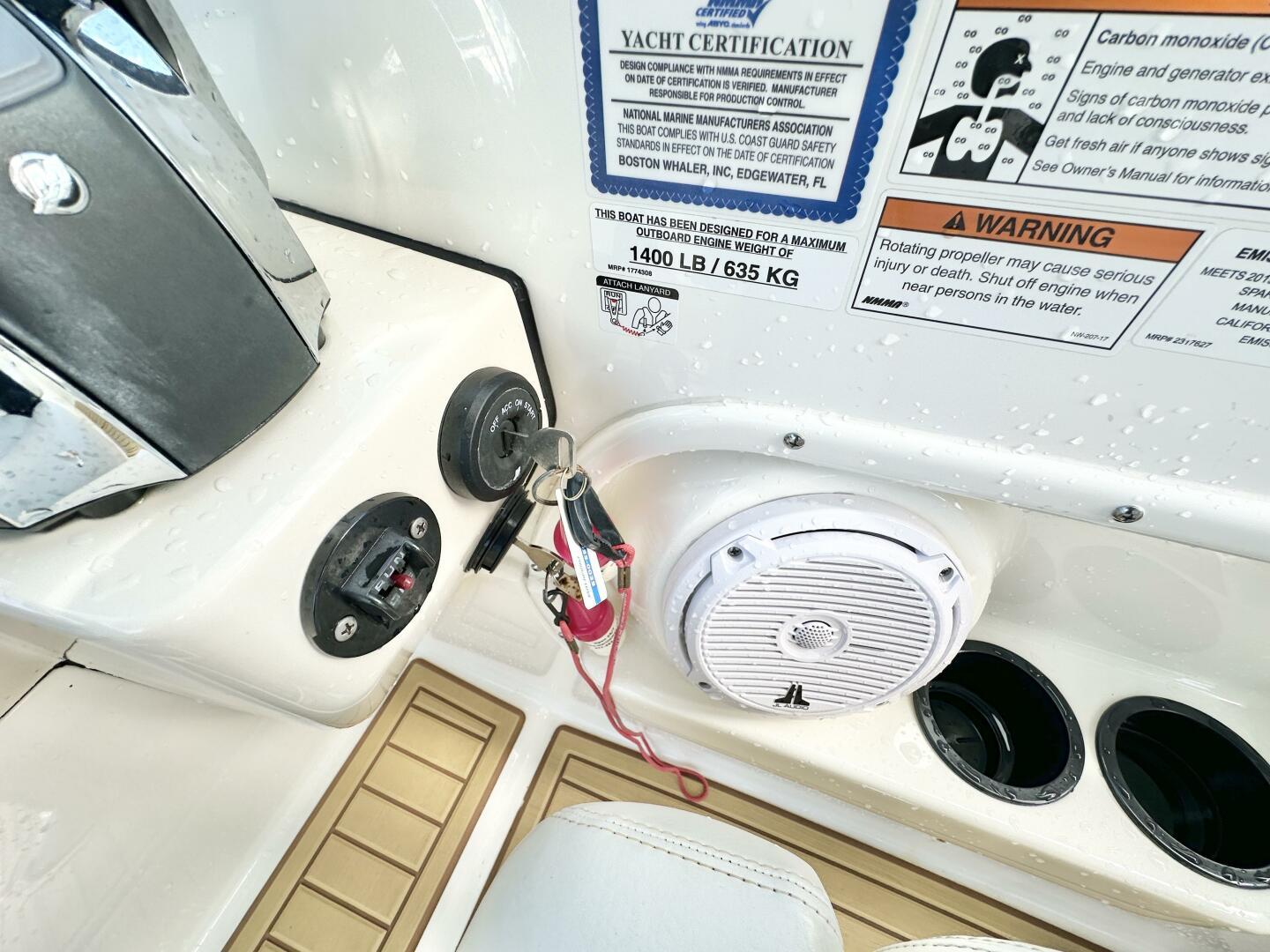 2019-boston-whaler-270-vantage-power-9751825-976510815-0-090420250811-13