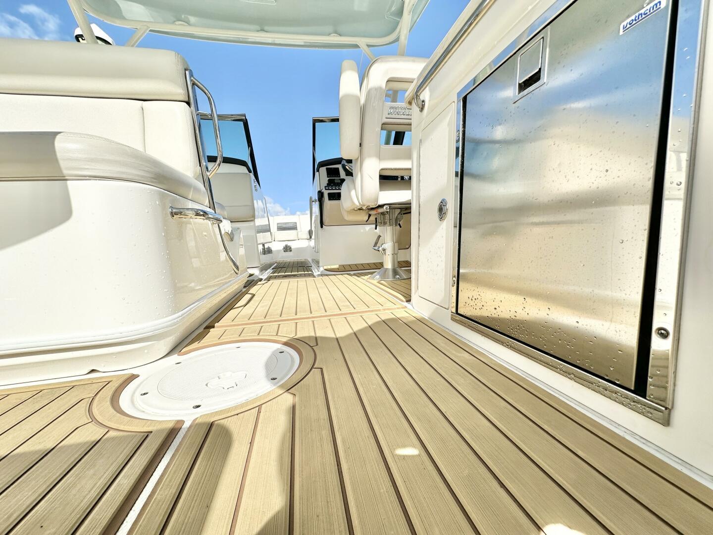 2019-boston-whaler-270-vantage-power-9751825-976510817-0-090420250811-16