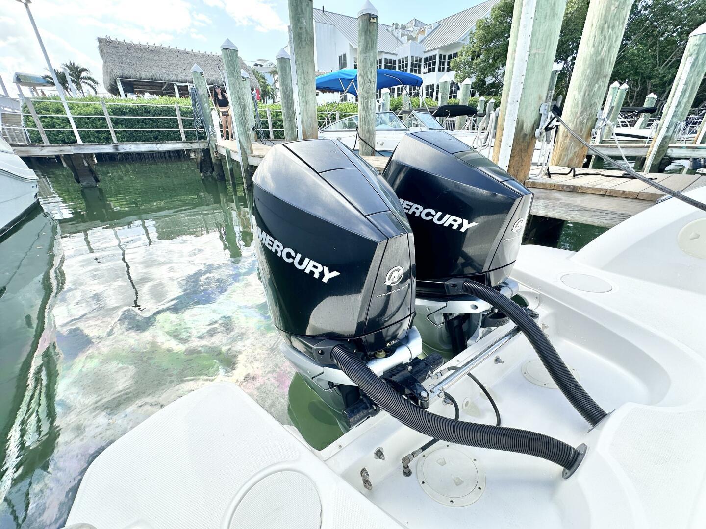 2019-boston-whaler-270-vantage-power-9751825-976510819-0-090420250811-19