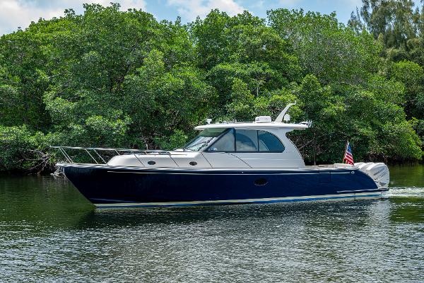 Photo of 2021 Hinckley 40'