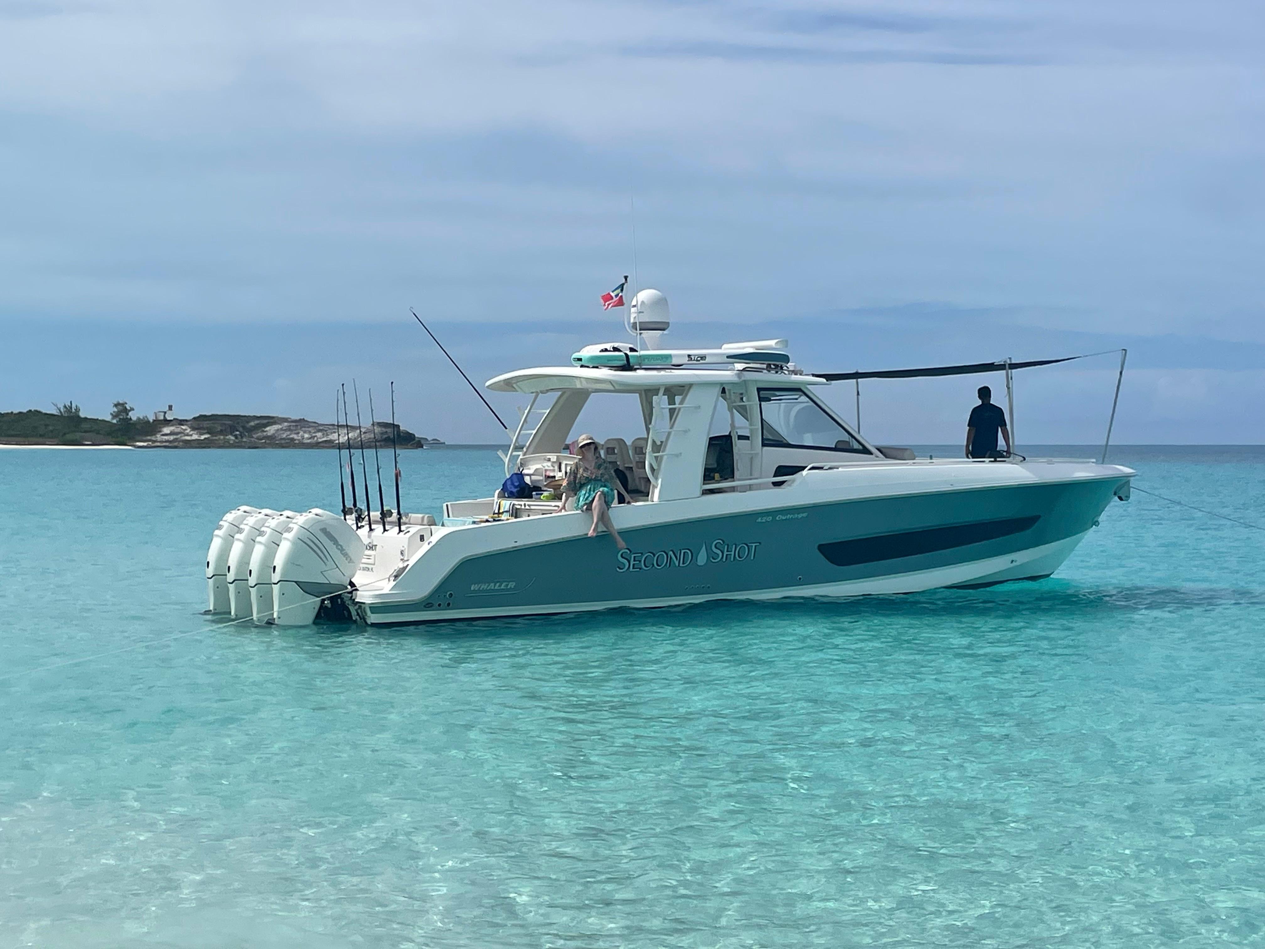 42' Boston Whaler 2019 420 Outrage