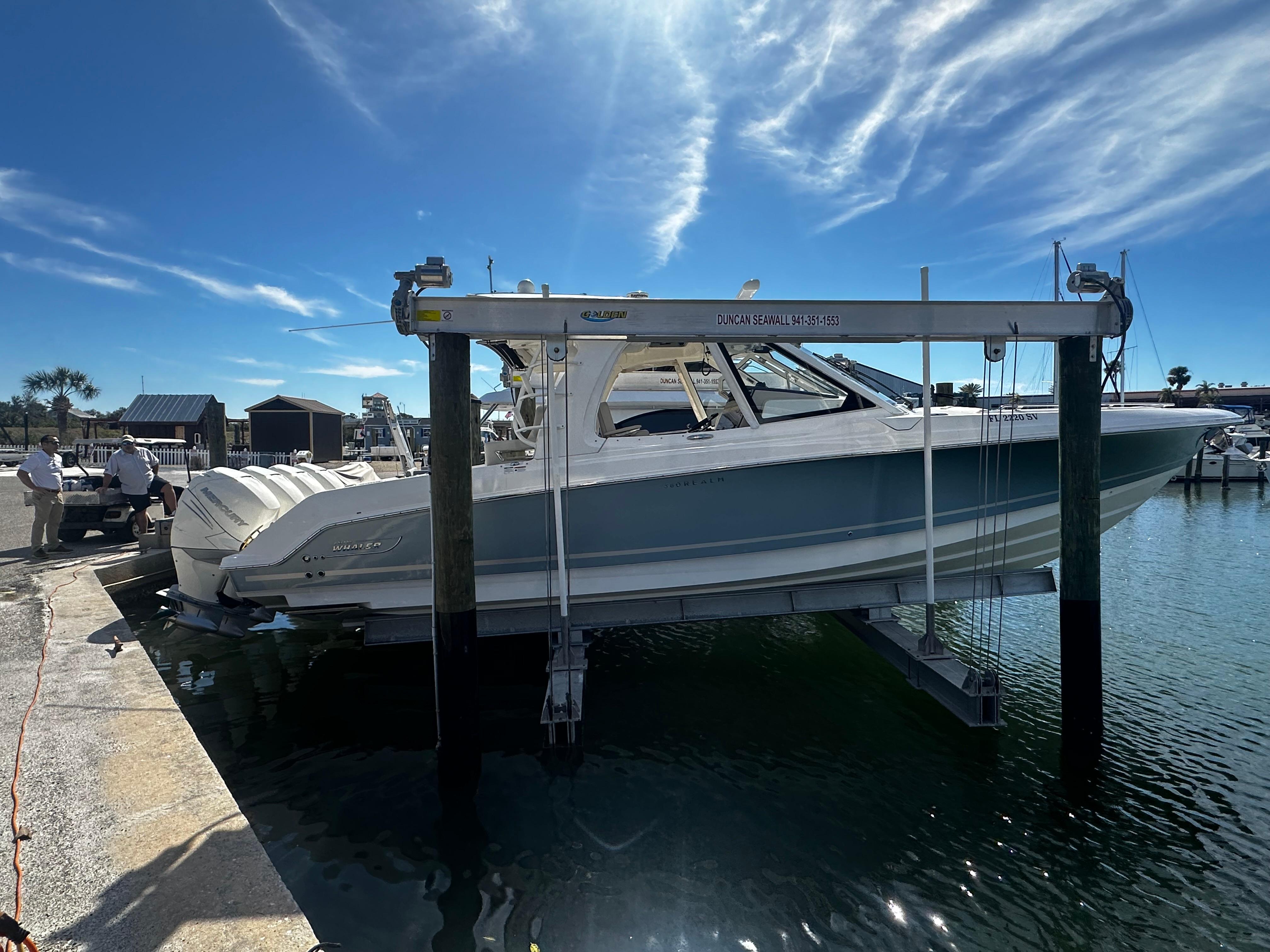 2021 Boston Whaler 380 Realm