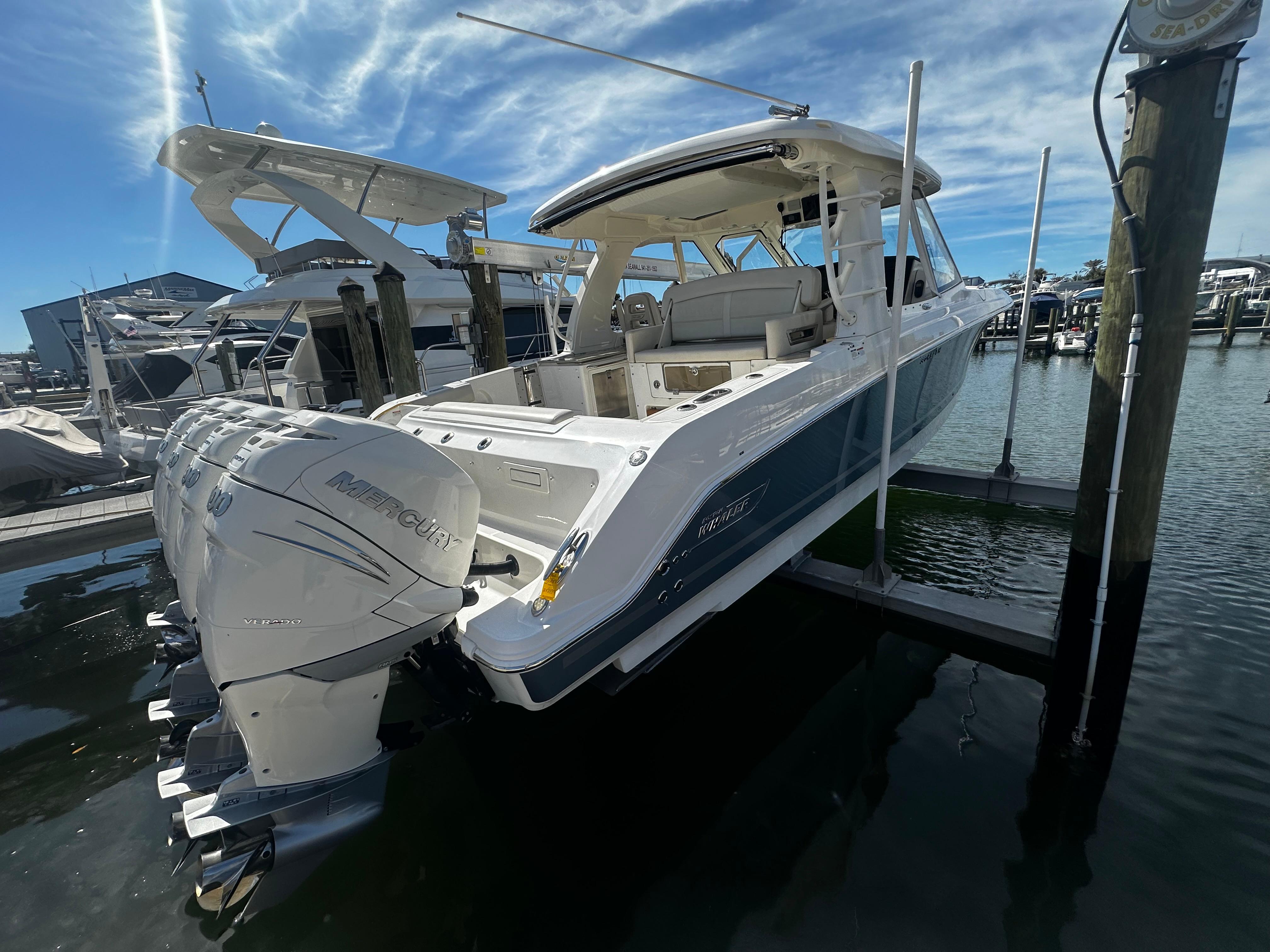 2021 Boston Whaler 380 Realm