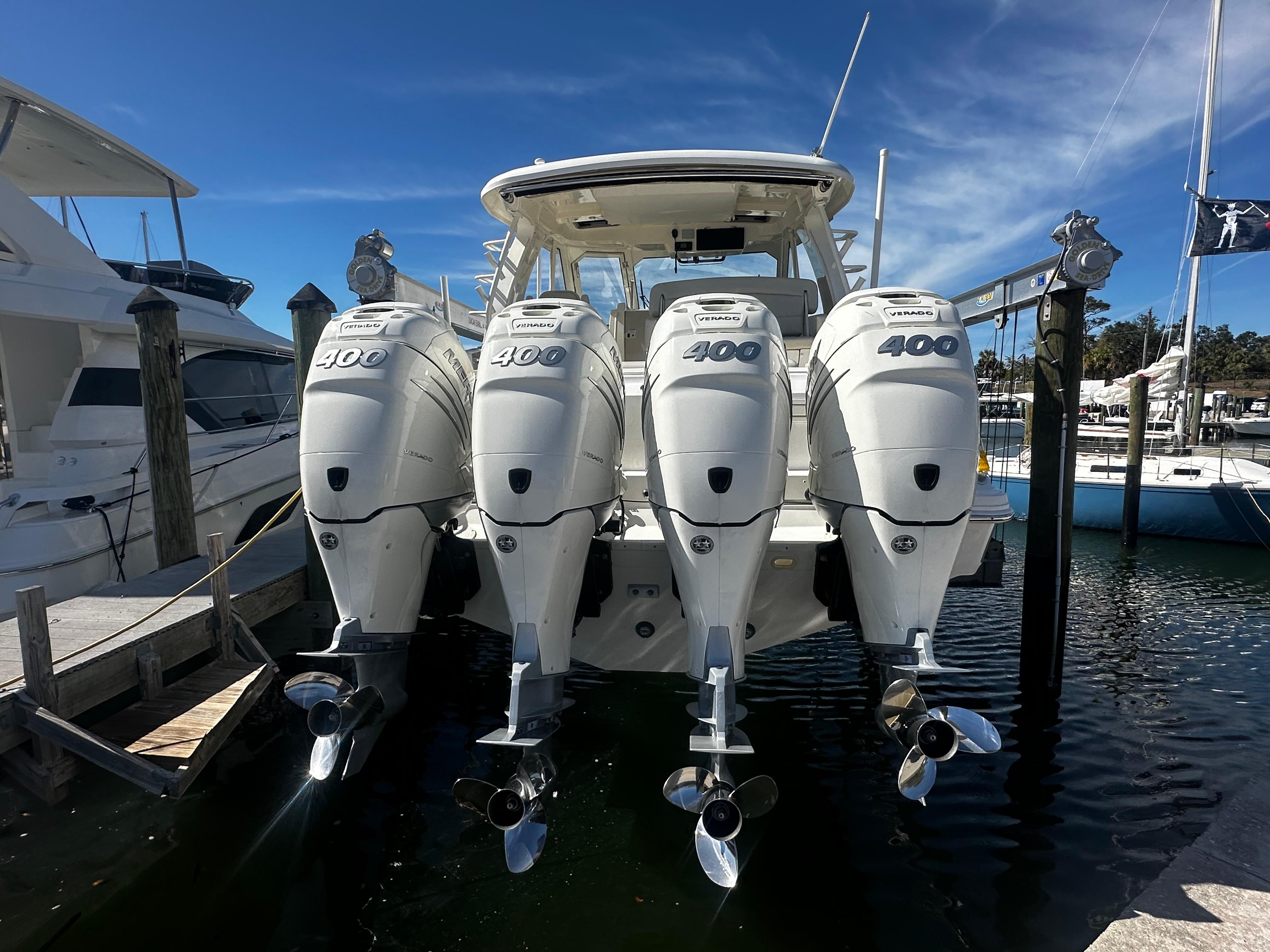 2021 Boston Whaler 380 Realm