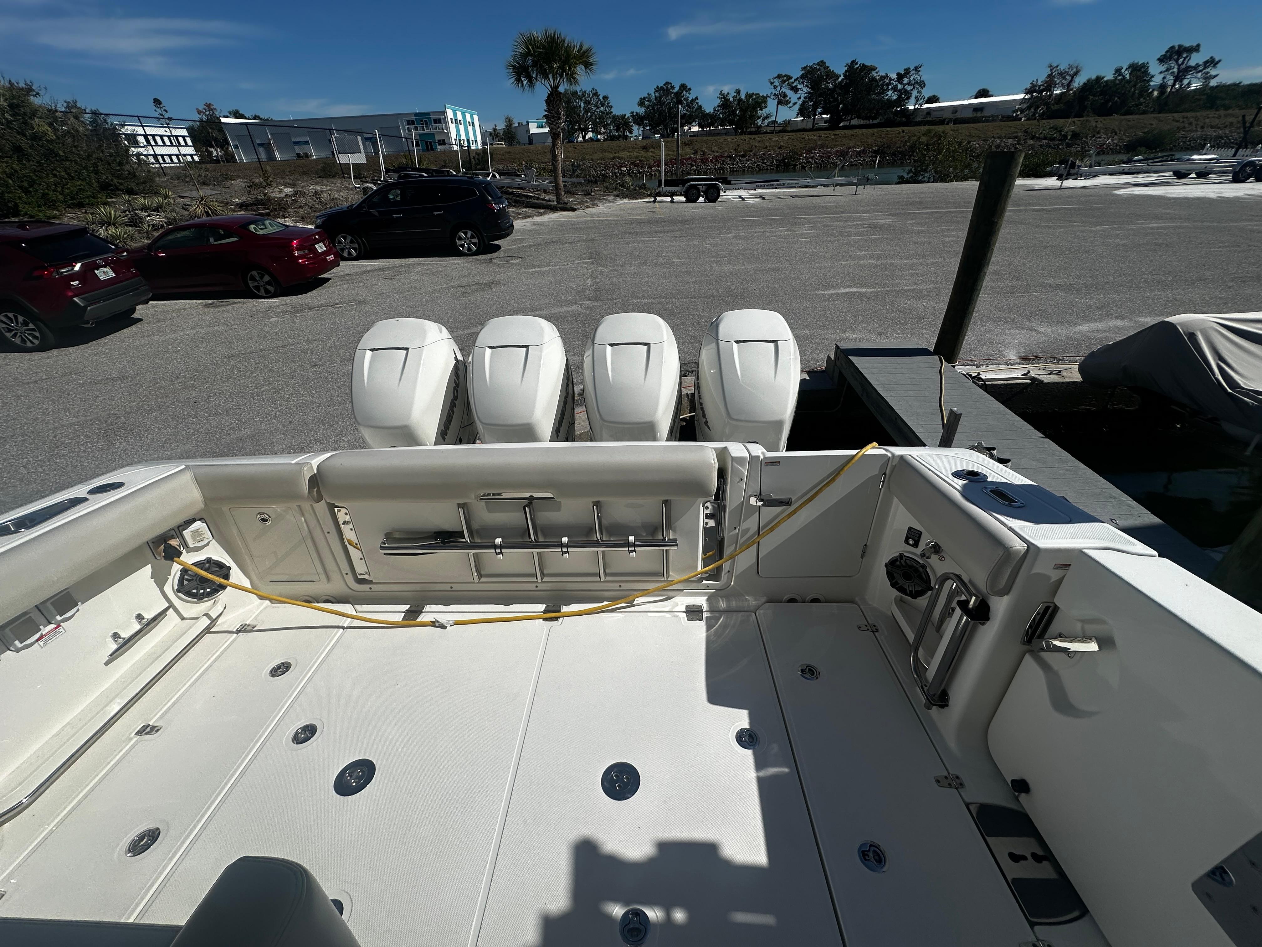 2021 Boston Whaler 380 Realm