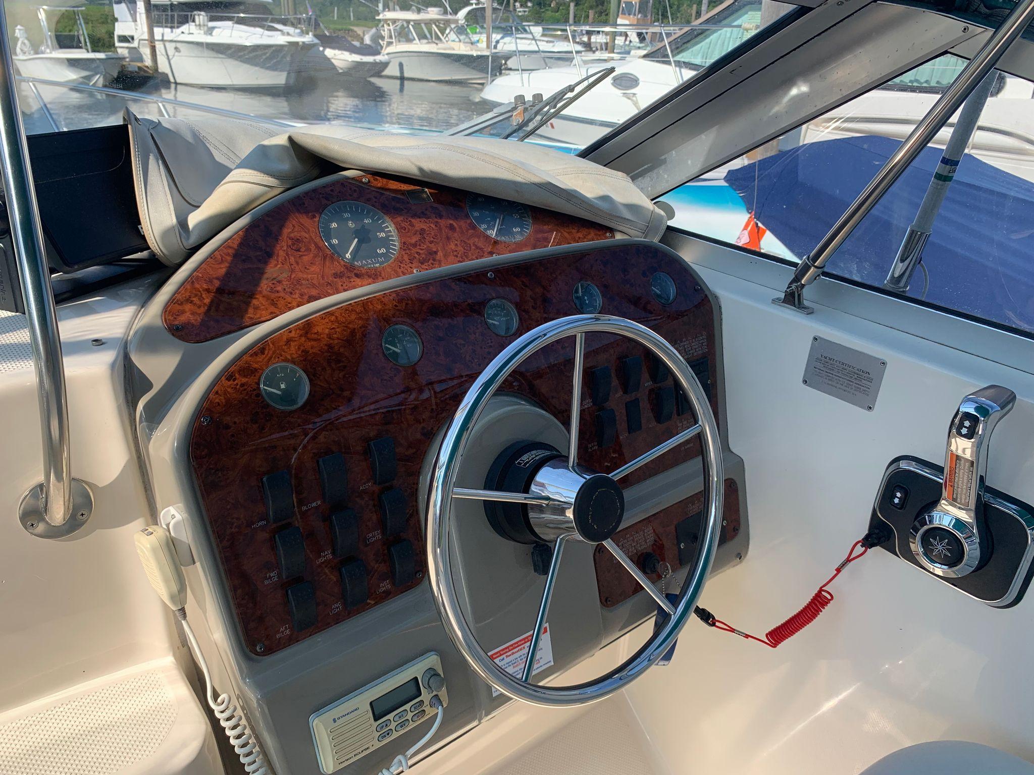 1998 Maxum 2800 SCR-12