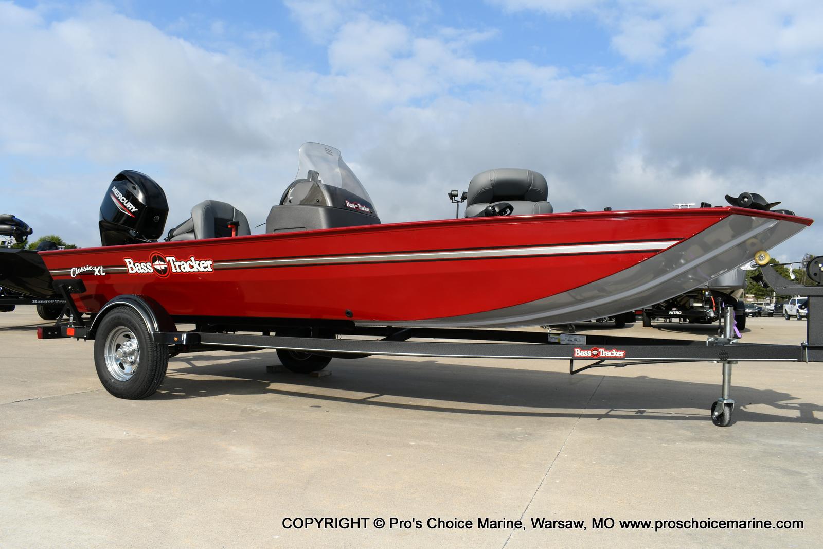 2022 Tracker Boats boat for sale, model of the boat is Bass Tracker Classic XL & Image # 1 of 50