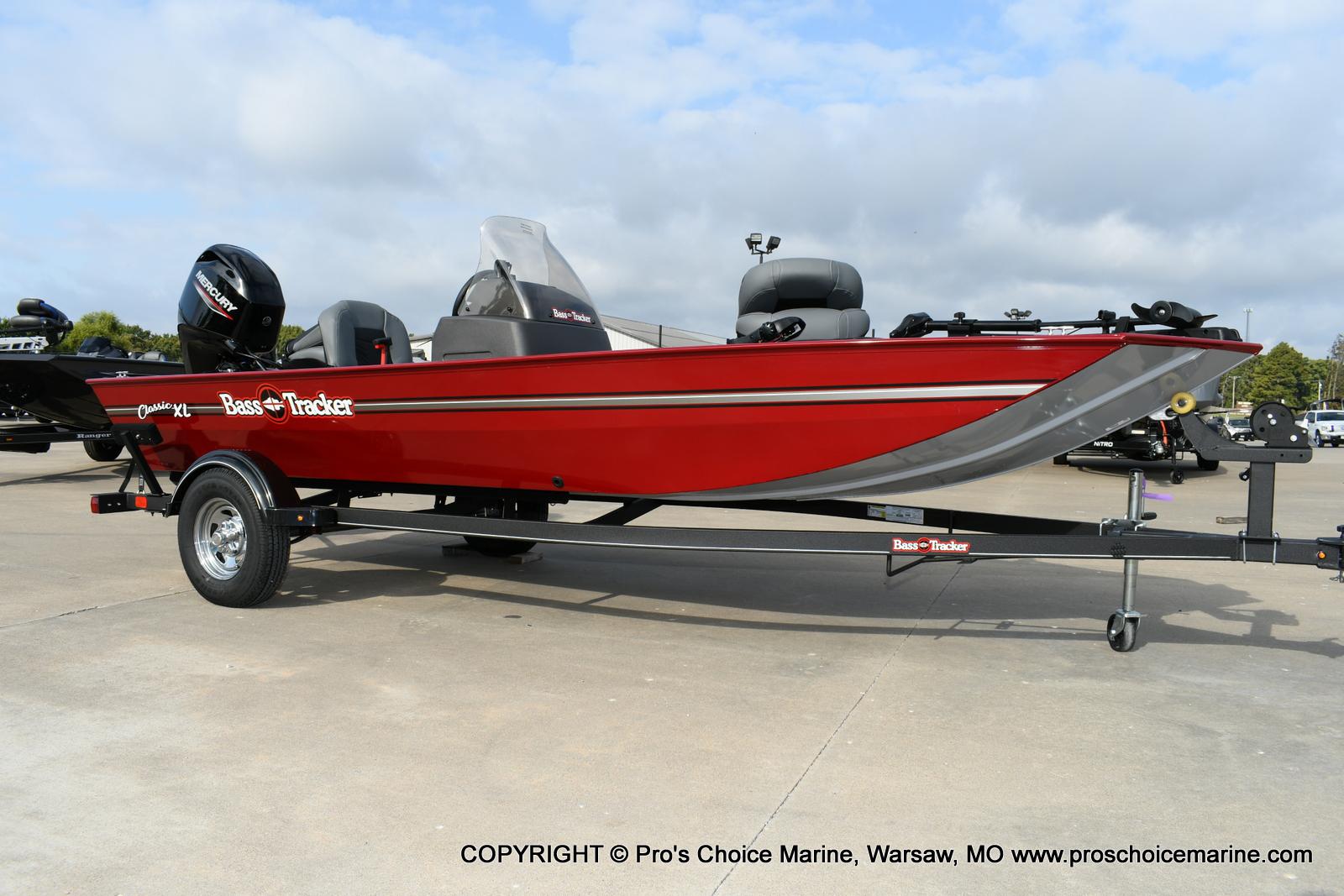 2022 Tracker Boats boat for sale, model of the boat is Bass Tracker Classic XL & Image # 10 of 50