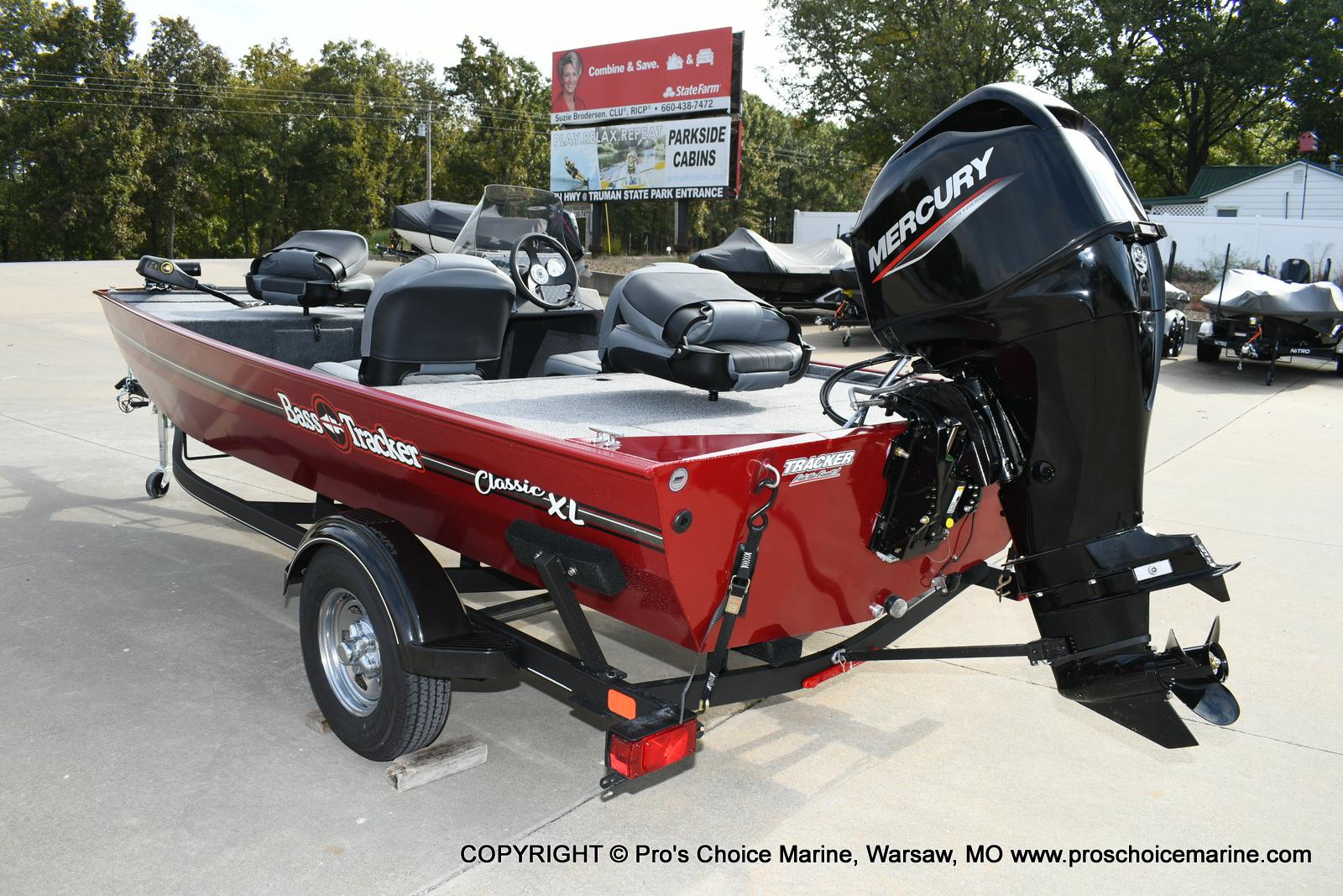 2022 Tracker Boats boat for sale, model of the boat is Bass Tracker Classic XL & Image # 11 of 50