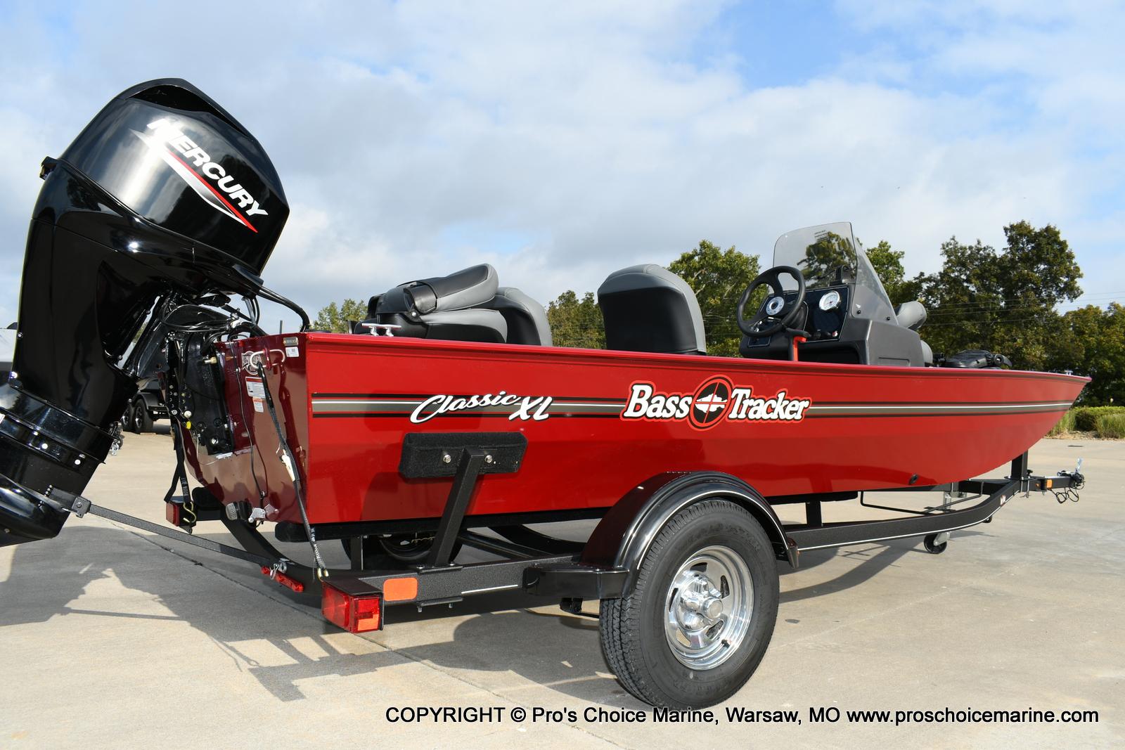 2022 Tracker Boats boat for sale, model of the boat is Bass Tracker Classic XL & Image # 17 of 50