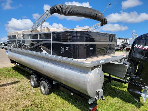 2011 Godfrey Pontoon boat for sale, model of the boat is sweetwater 220 & Image # 7 of 20