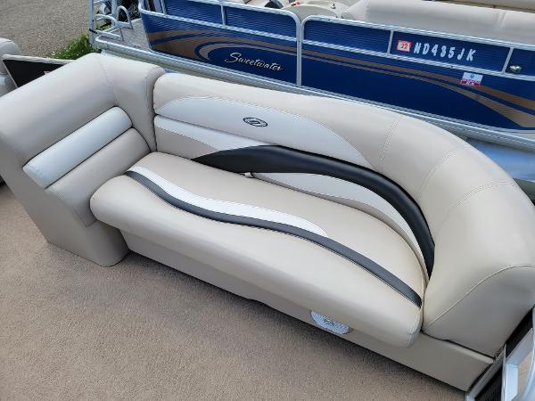 2011 Godfrey Pontoon boat for sale, model of the boat is sweetwater 220 & Image # 9 of 20
