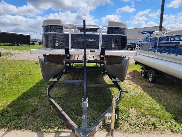 2011 Godfrey Pontoon boat for sale, model of the boat is sweetwater 220 & Image # 2 of 20