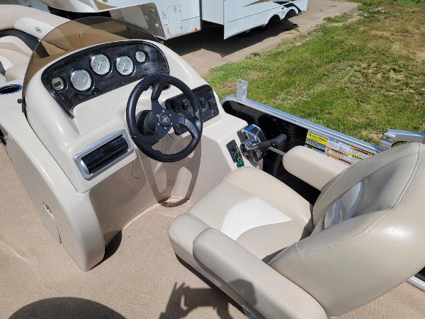 2011 Godfrey Pontoon boat for sale, model of the boat is sweetwater 220 & Image # 16 of 20