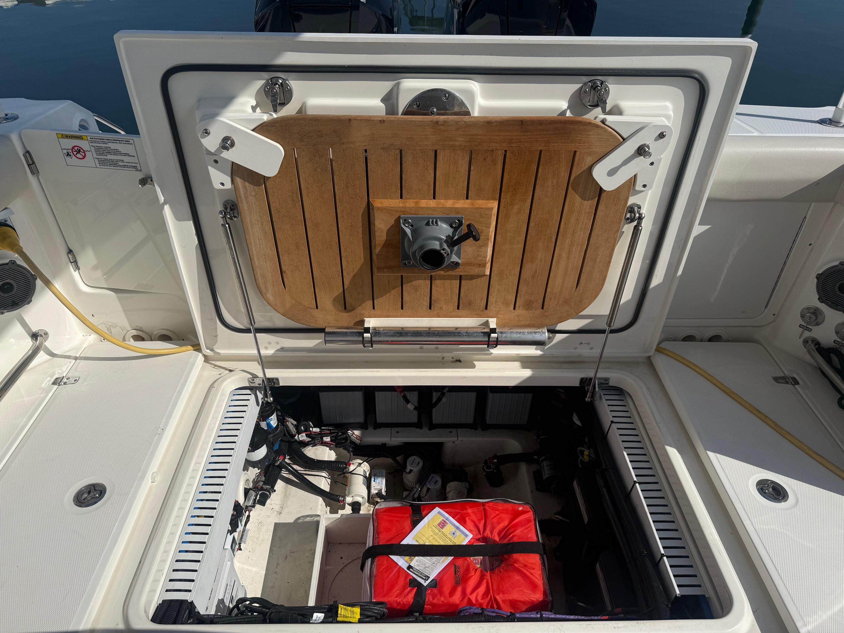 2021 Boston Whaler 330 Outrage #TBBB1736A inventory image at Sun Country Marine Group, Newport Beach 2021 Boston Whaler 330 Outrage #TBBB1736A inventory image at Sun Country Marine Group, Newport Beach