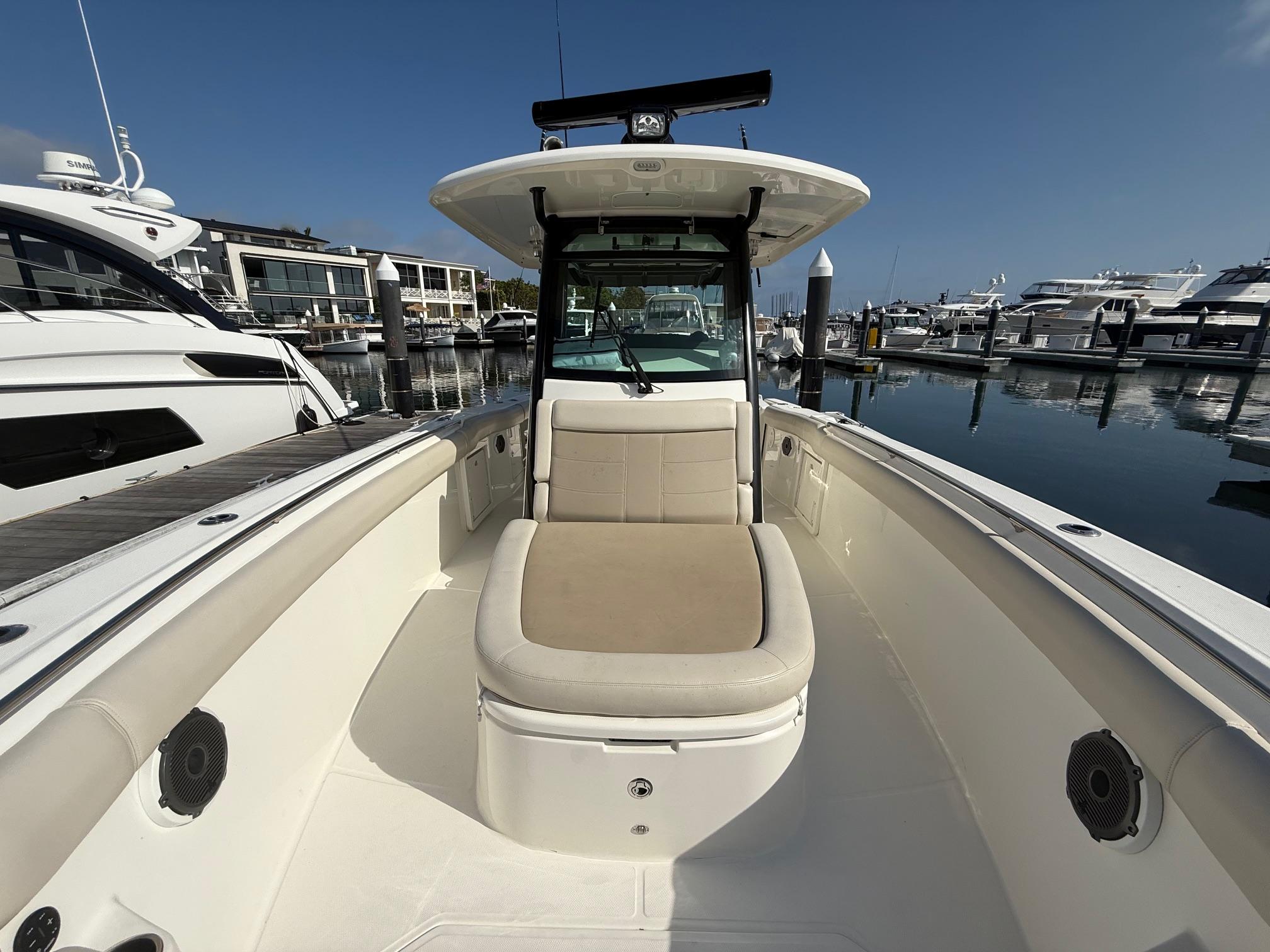 2021 Boston Whaler 330 Outrage #TBBB1736A inventory image at Sun Country Marine Group, Newport Beach 2021 Boston Whaler 330 Outrage #TBBB1736A inventory image at Sun Country Marine Group, Newport Beach