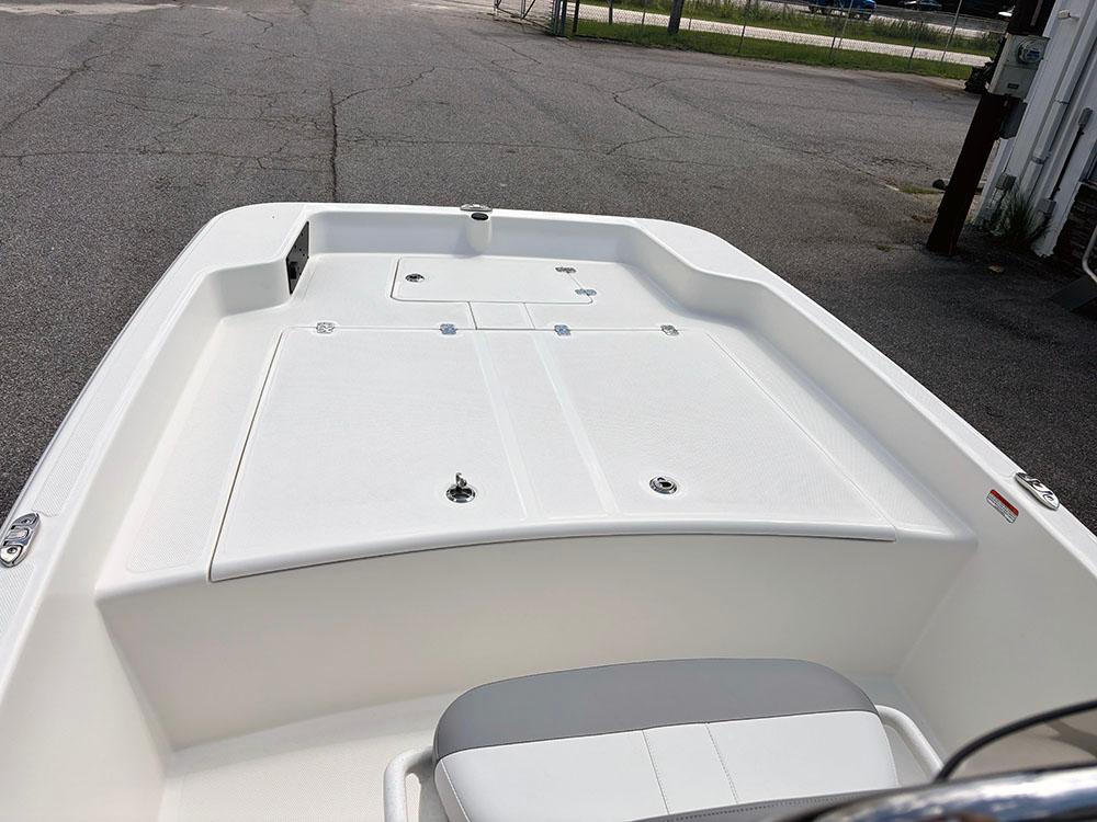 2025 Mako Pro Skiff 17 CC