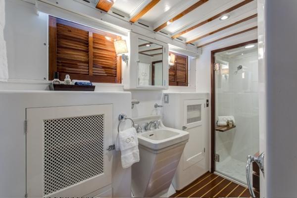 80' Trumpy, Listing Number 100910549, Image No. 15