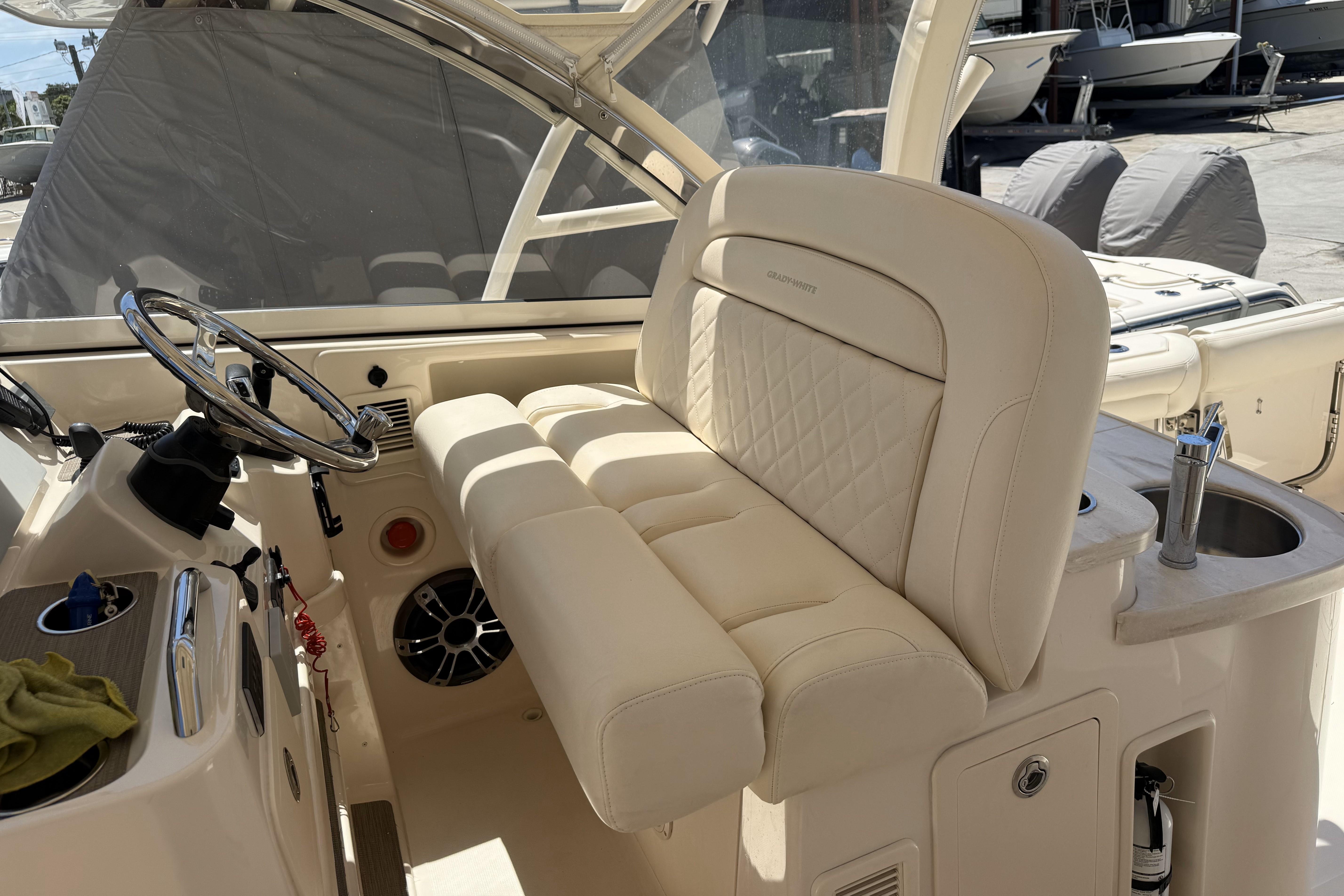 2021-grady-white-freedom-335-power-9851861-20250625095537077-1