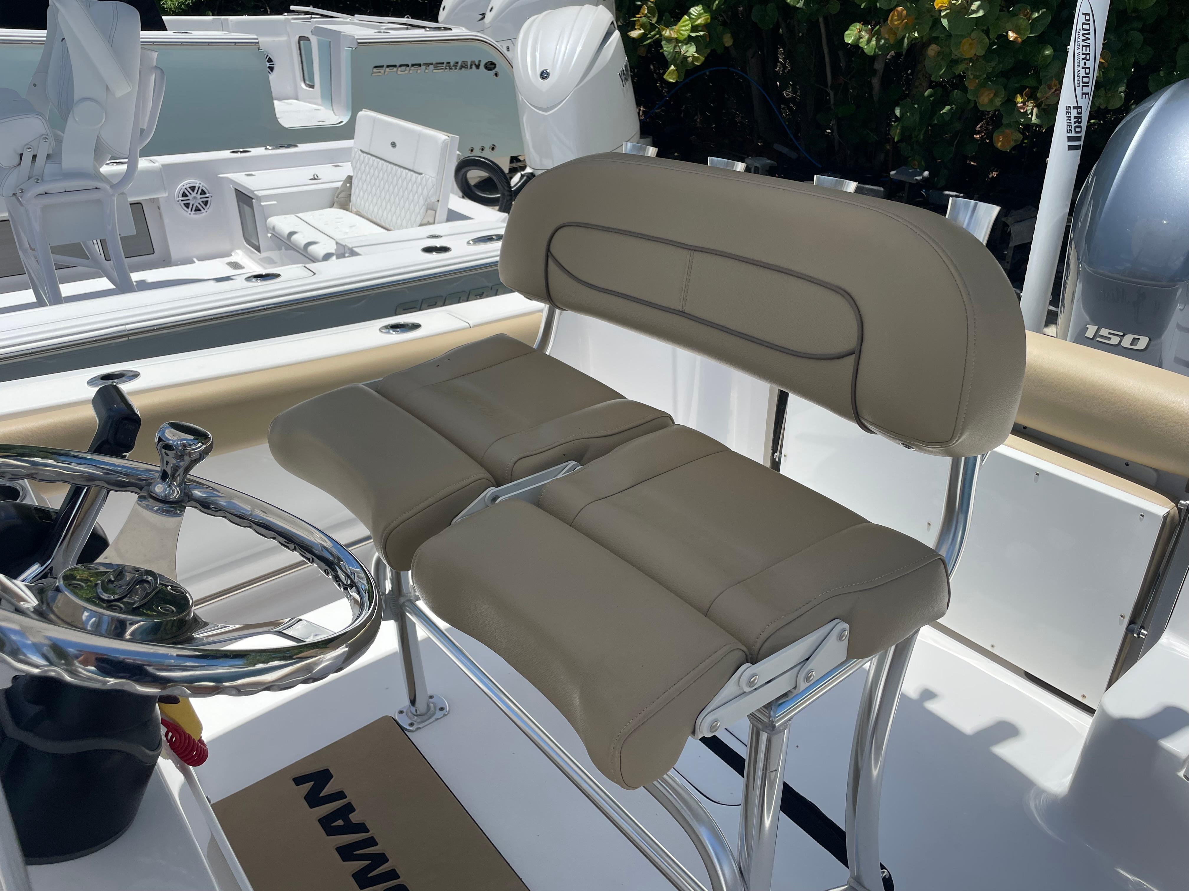 2017 Sportsman Open 212 Center Console-10