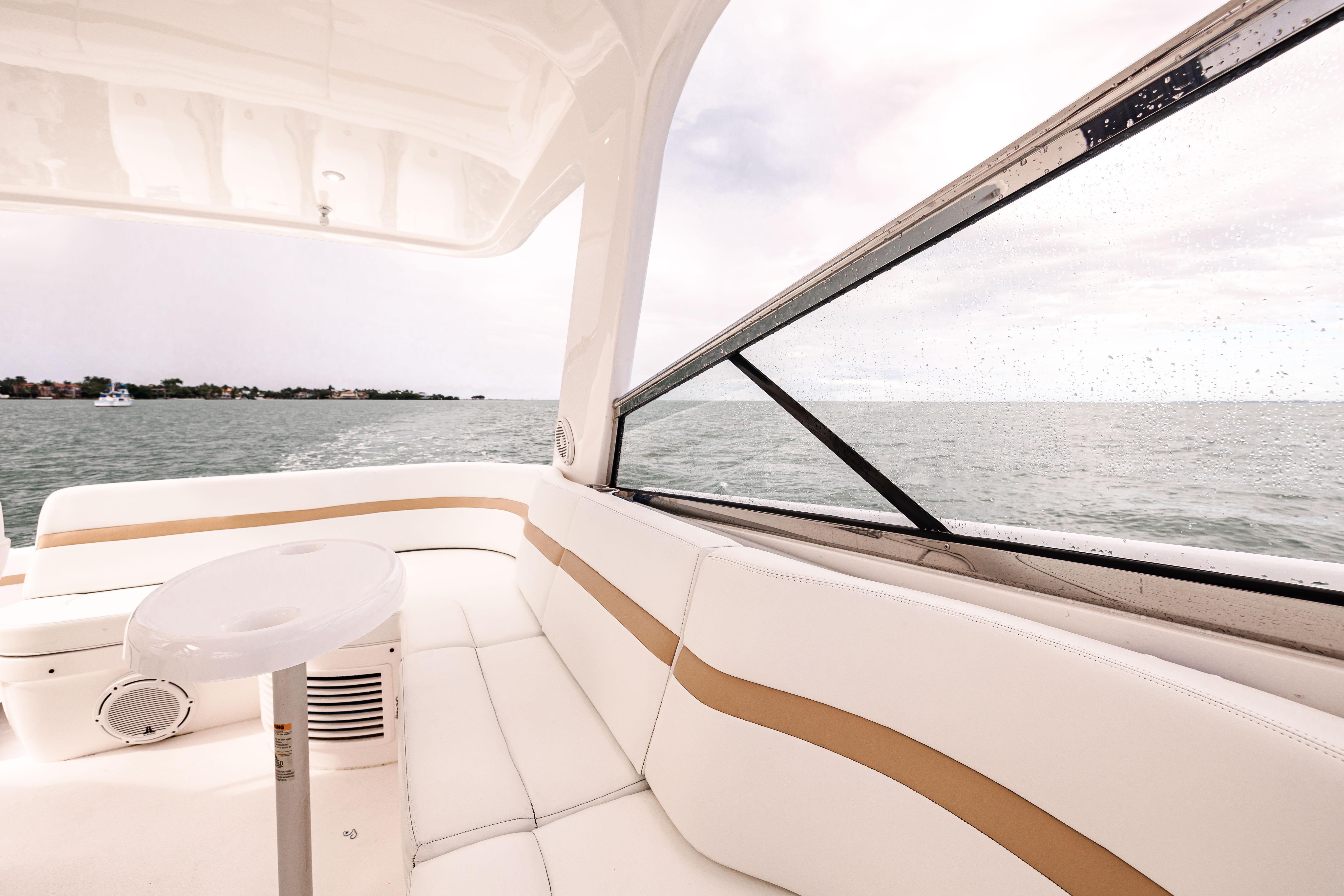 47 Intrepid 475 Sport Yacht -