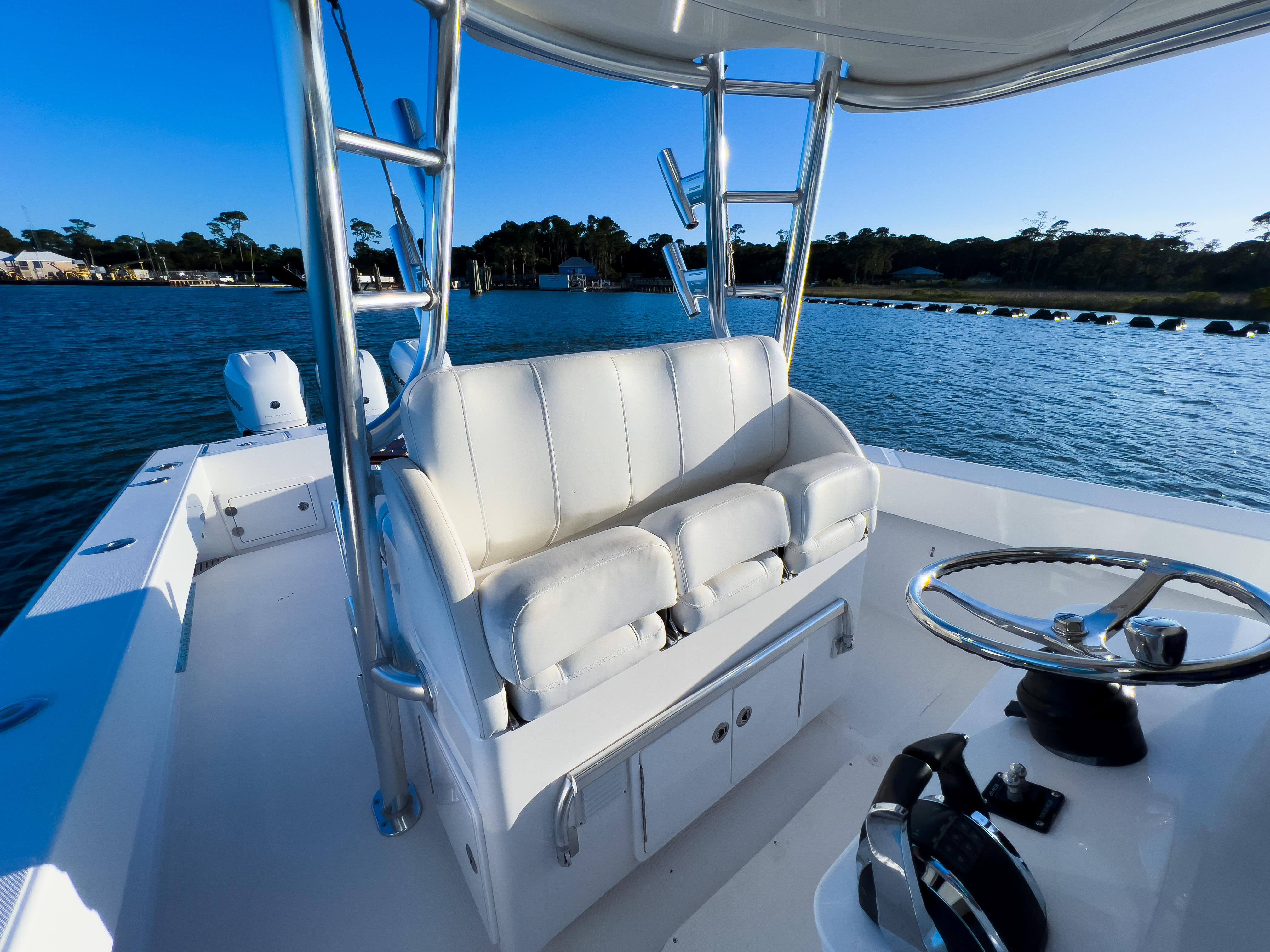 Bahama 41 Blue Bird - Helm Seats