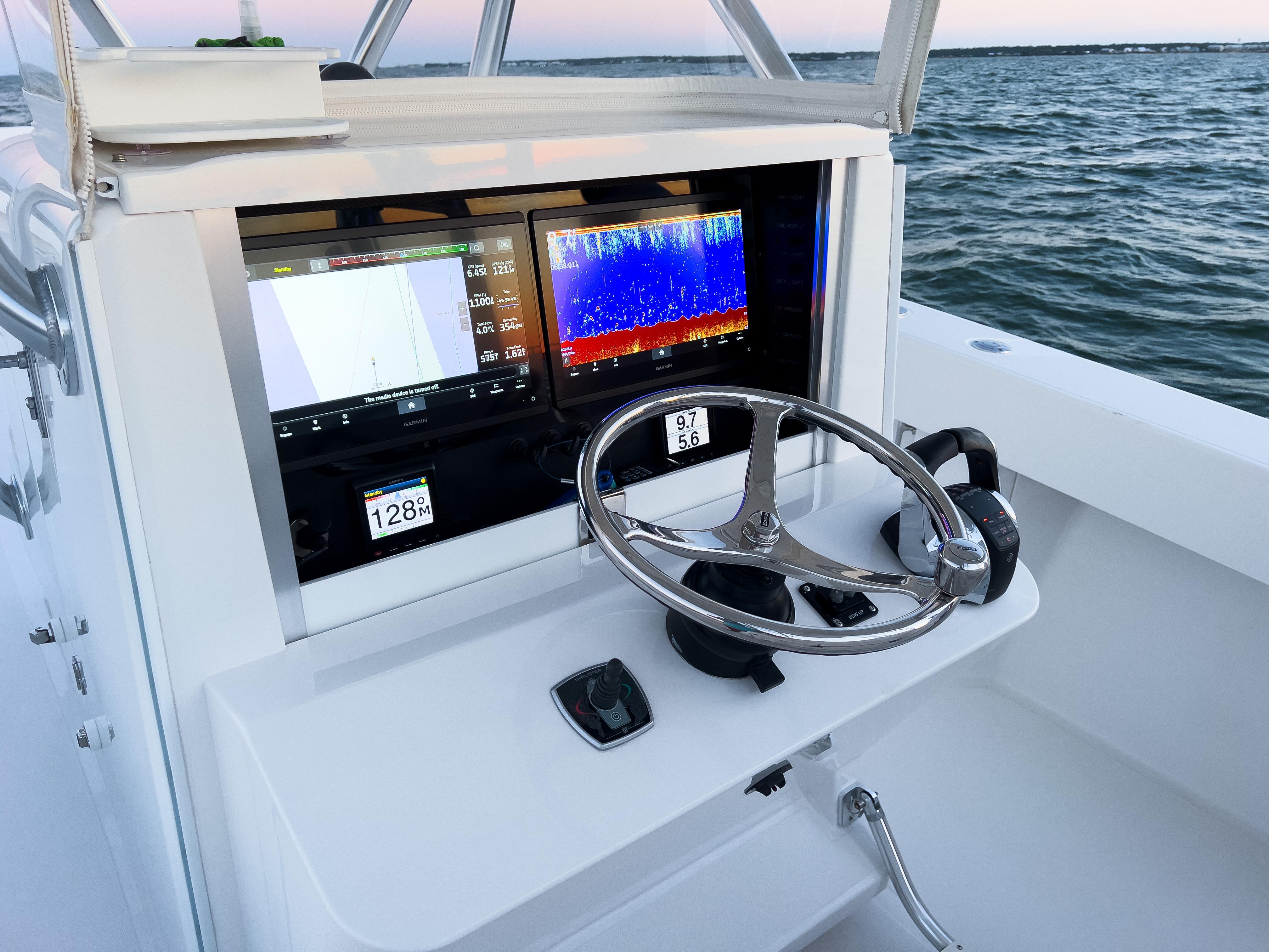 Bahama 41 Blue Bird - Helm Electronoics and Controls