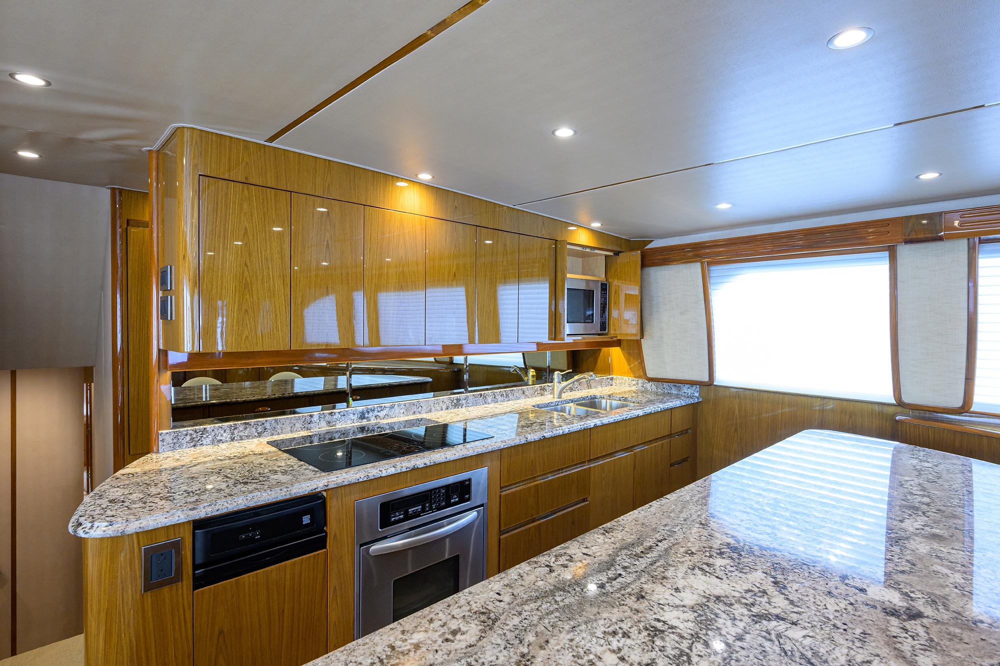 2013-viking-82-convertible-power-9771873-20250425114530366-1_XLARGE