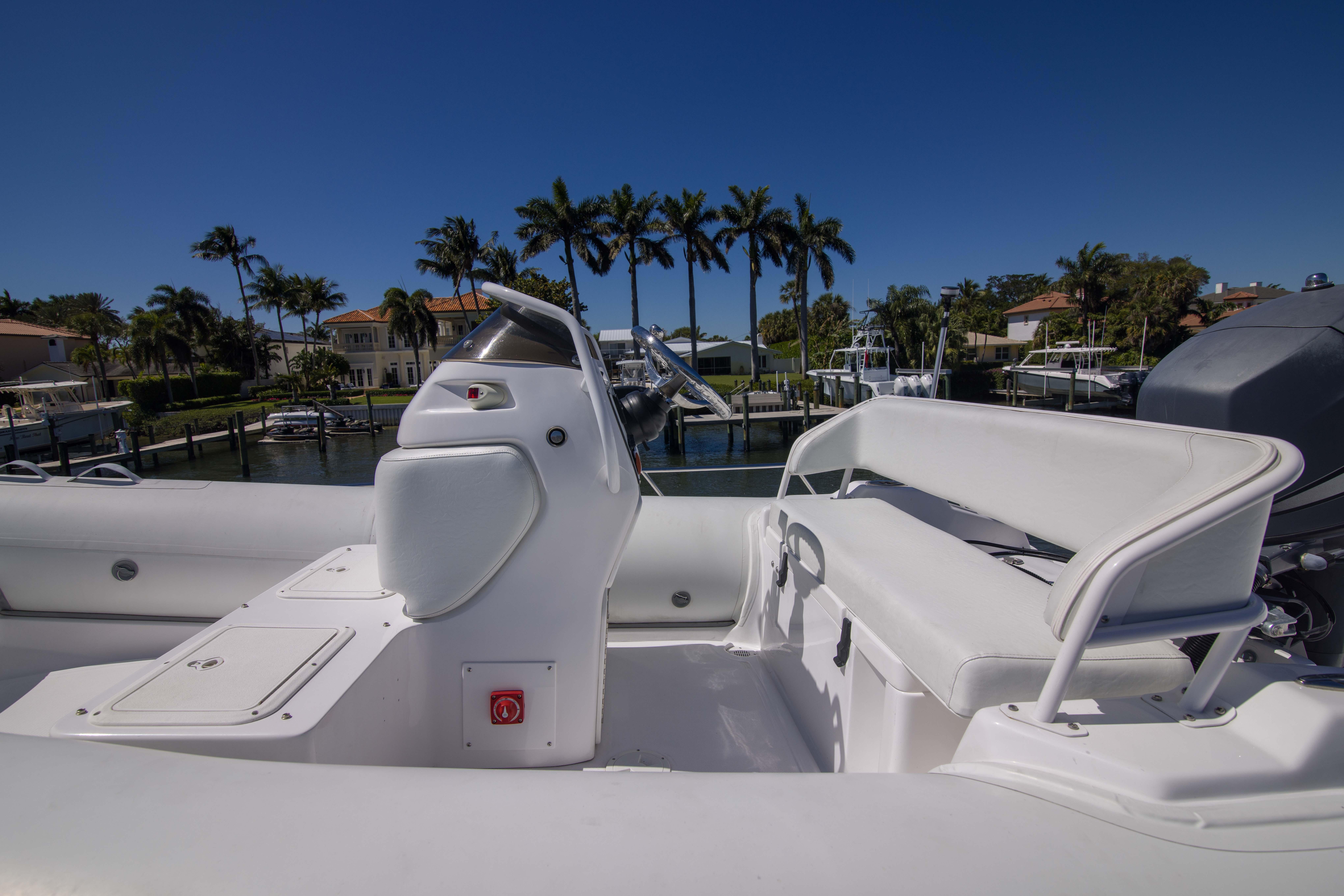 2004-hatteras-86-sportfish-power-9711875-20250312122814712-1_XLARGE