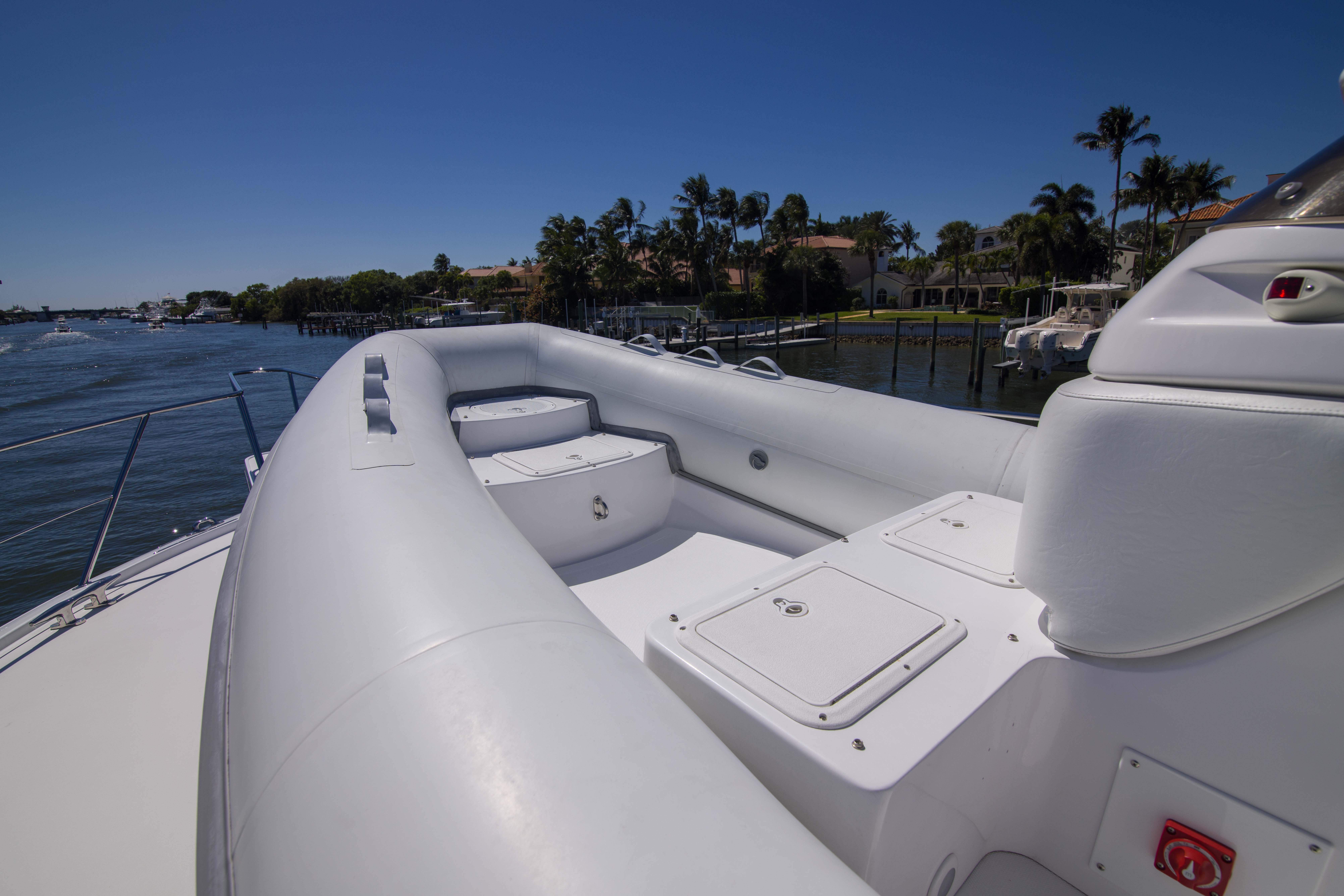 2004-hatteras-86-sportfish-power-9711875-20250312122821604-1_XLARGE