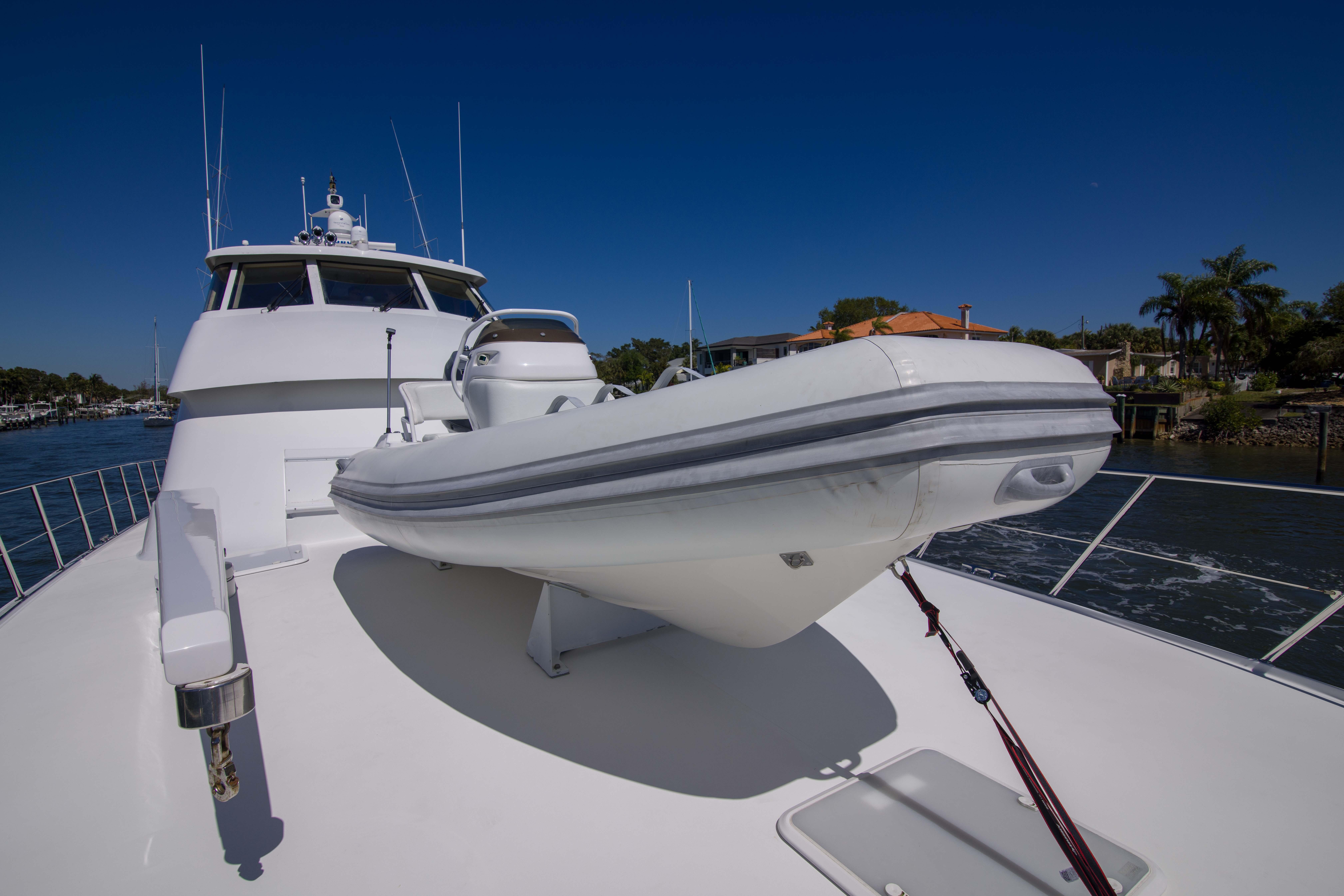 2004-hatteras-86-sportfish-power-9711875-20250312122828626-1_XLARGE