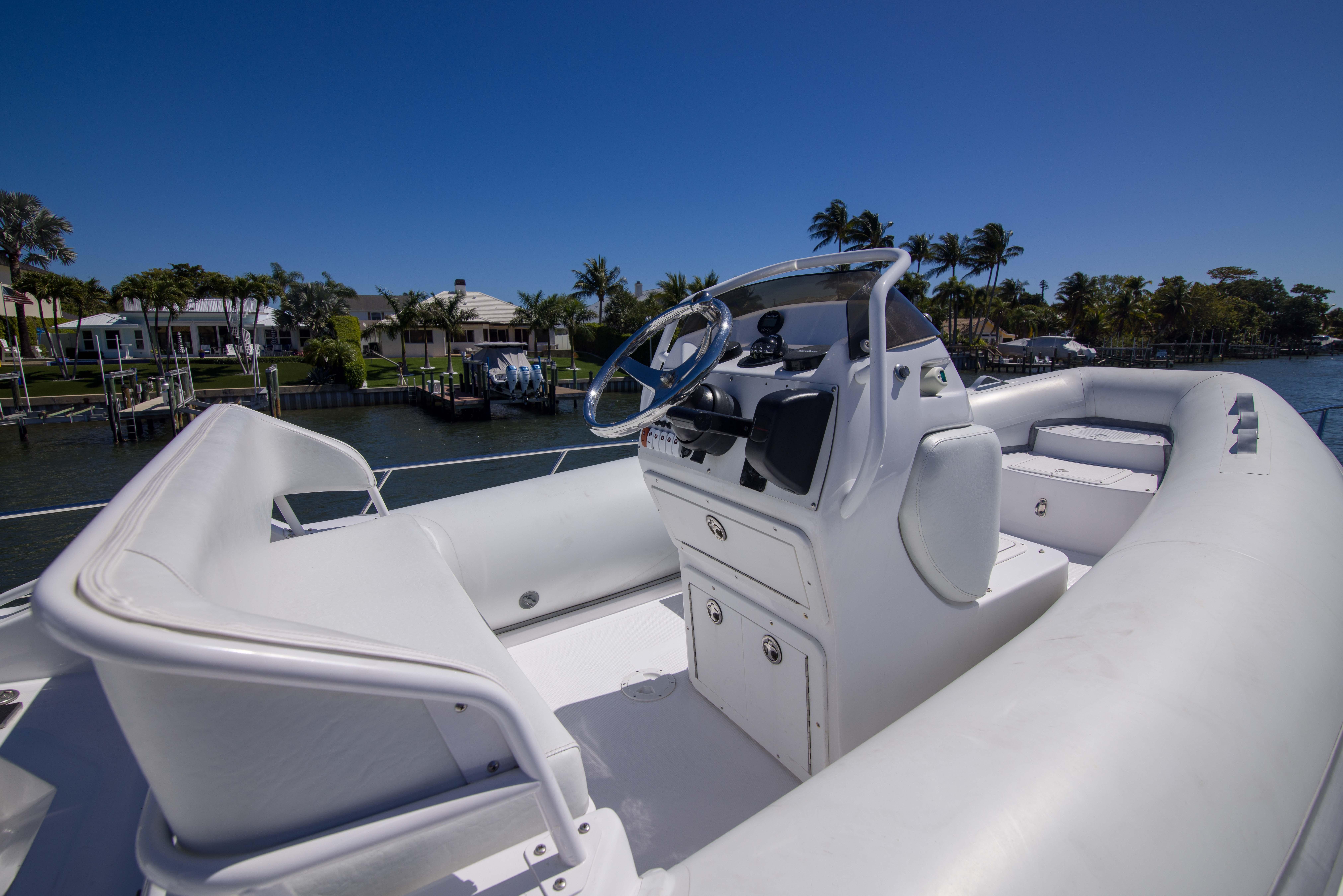 2004-hatteras-86-sportfish-power-9711875-20250312122835619-1_XLARGE