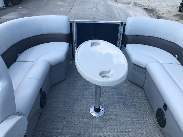 2022 Bentley boat for sale, model of the boat is LE 200 CW & Image # 25 of 31