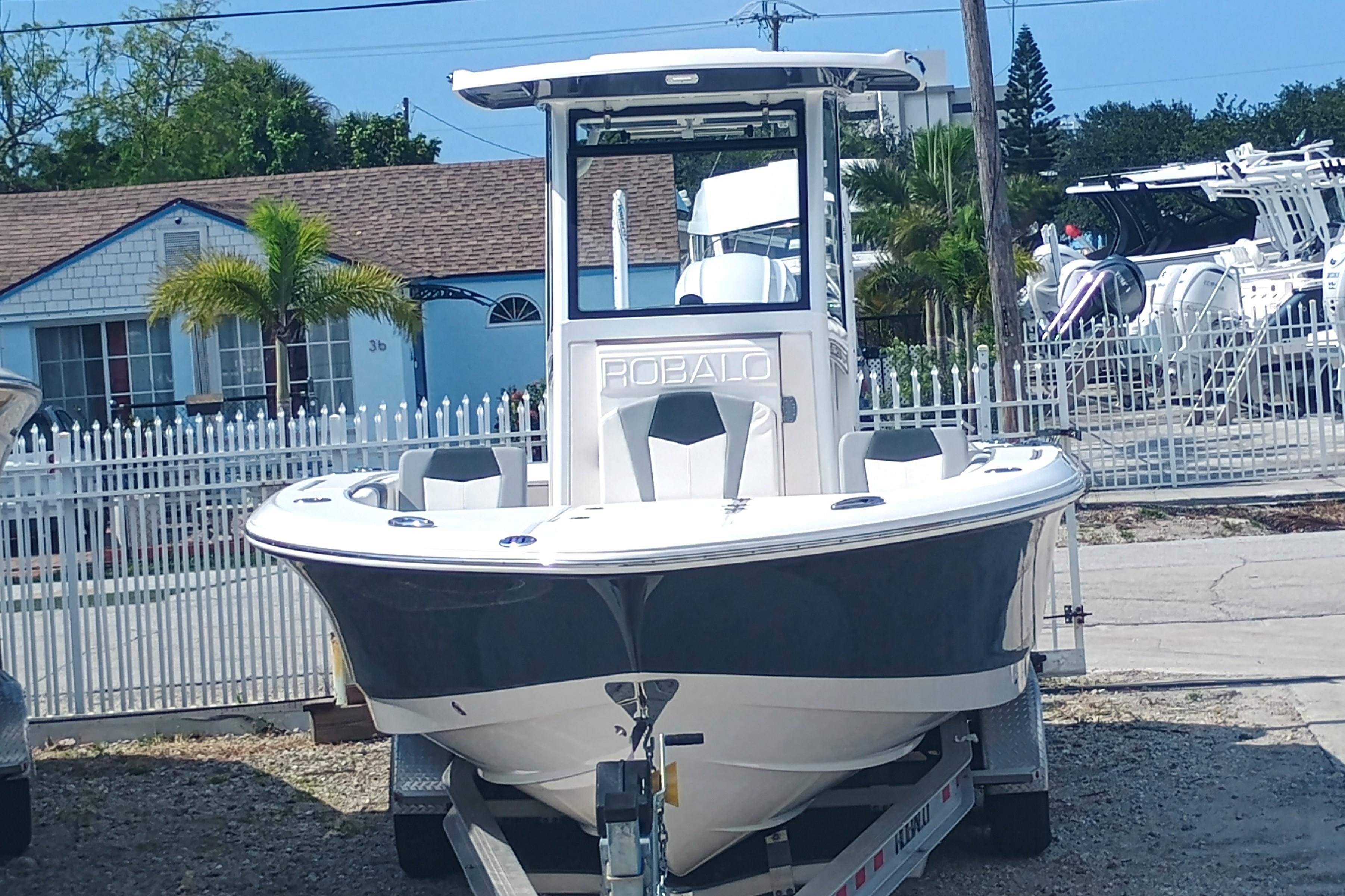 2023-robalo-266-cayman-power-9771882-20250529053610106-1_XLARGE