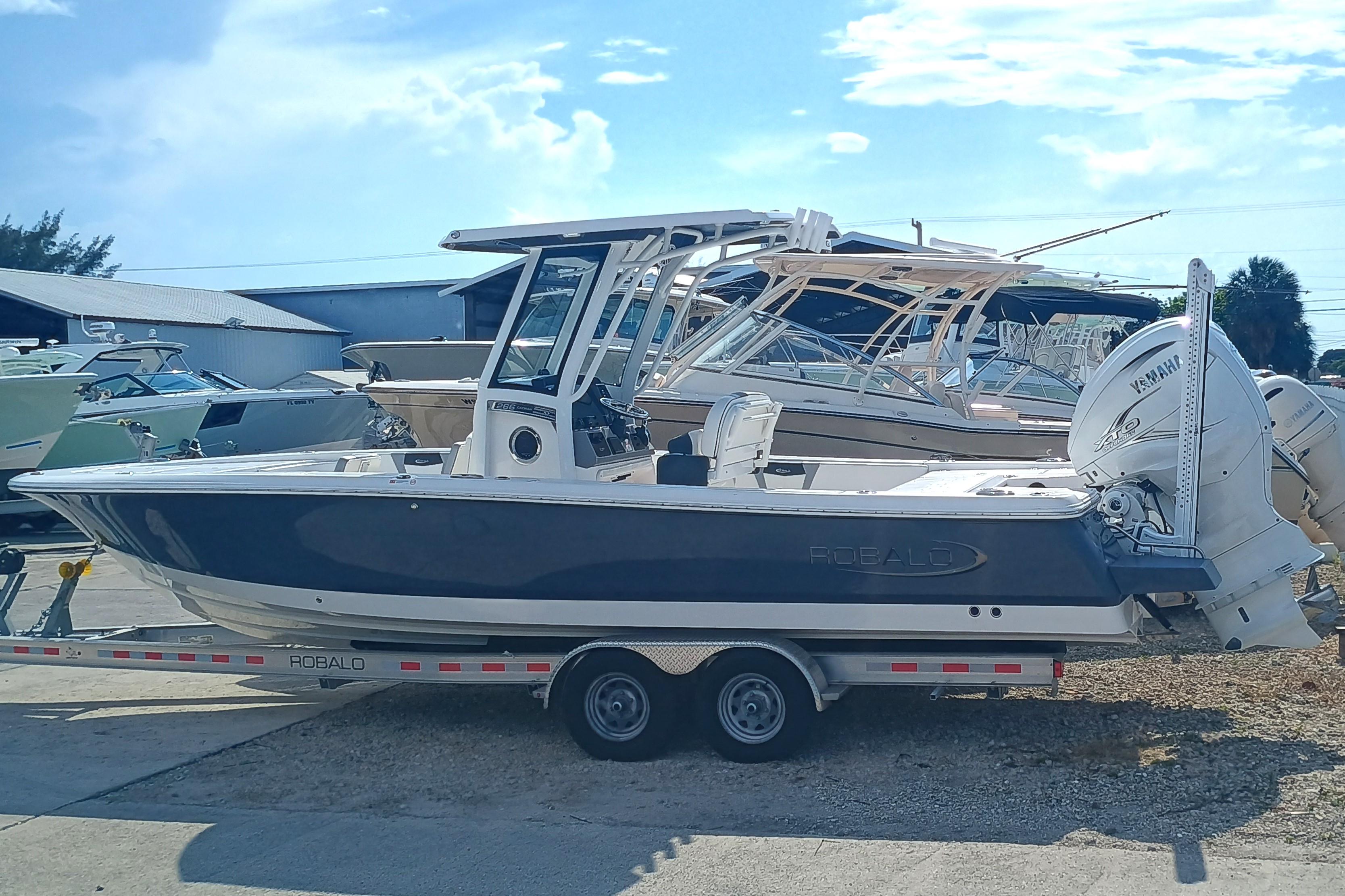 2023-robalo-266-cayman-power-9771882-20250529053614387-1_XLARGE