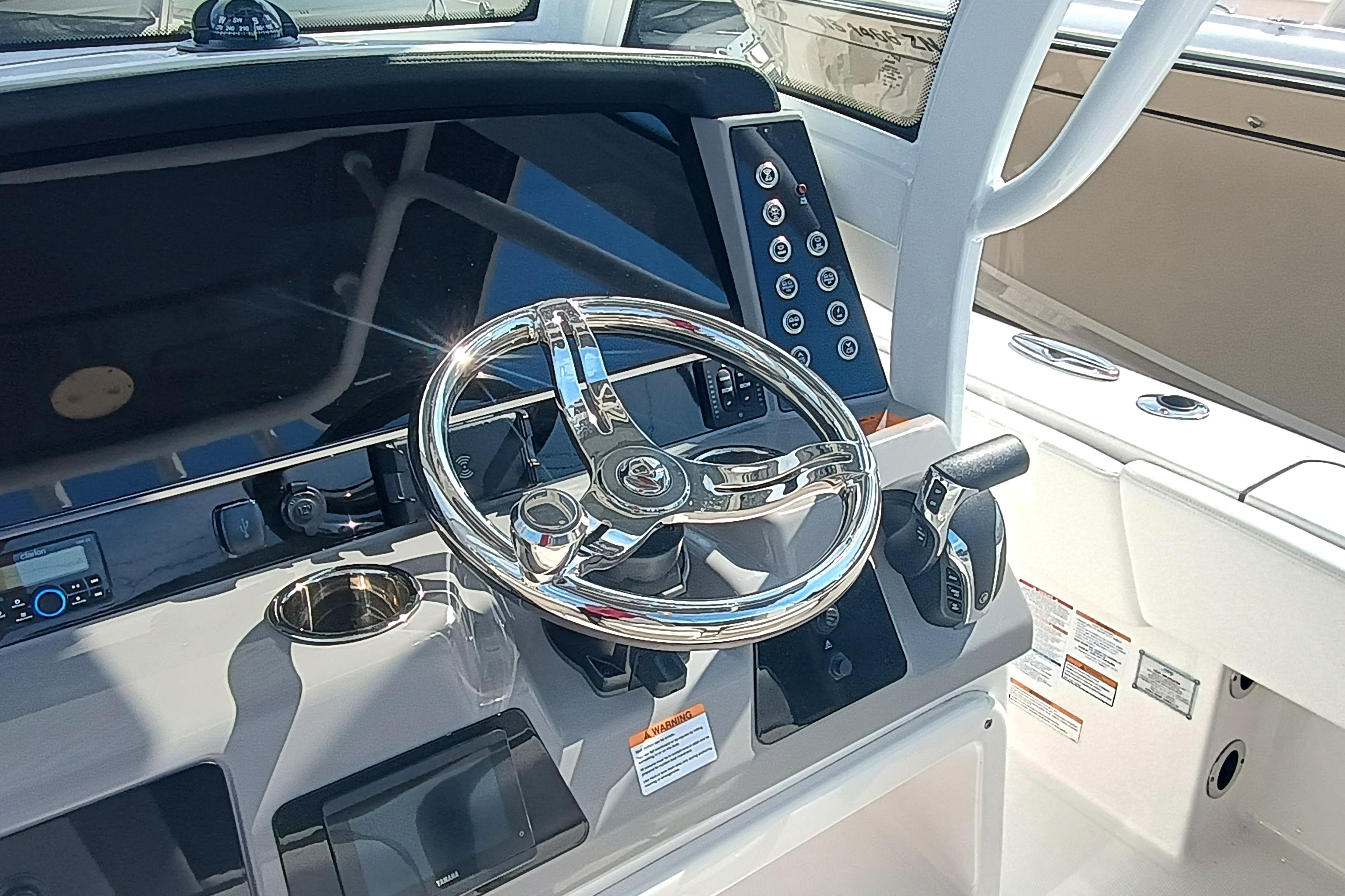 2023-robalo-266-cayman-power-9771882-20250529053641275-1_XLARGE