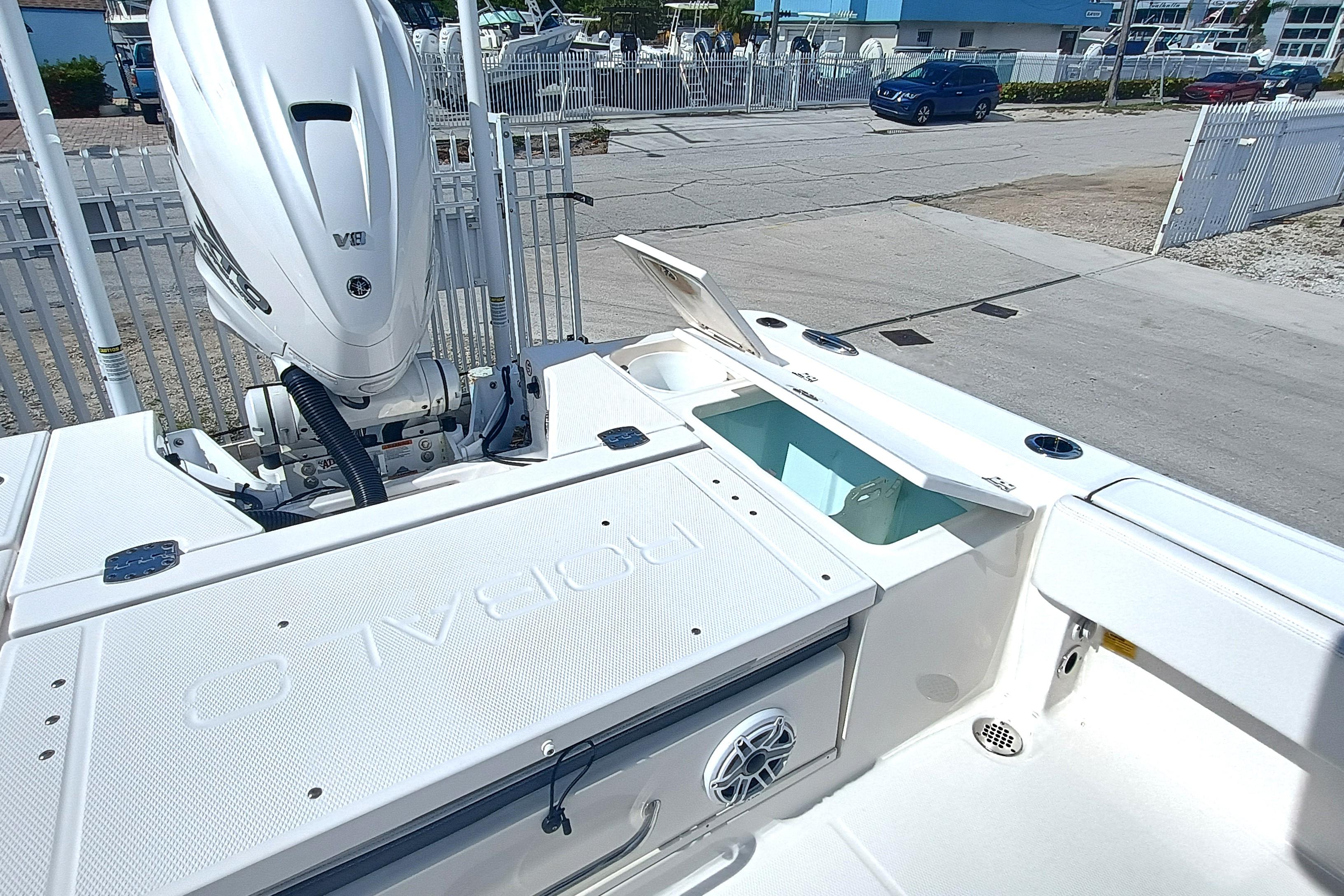2023-robalo-266-cayman-power-9771882-20250529053729288-1_XLARGE