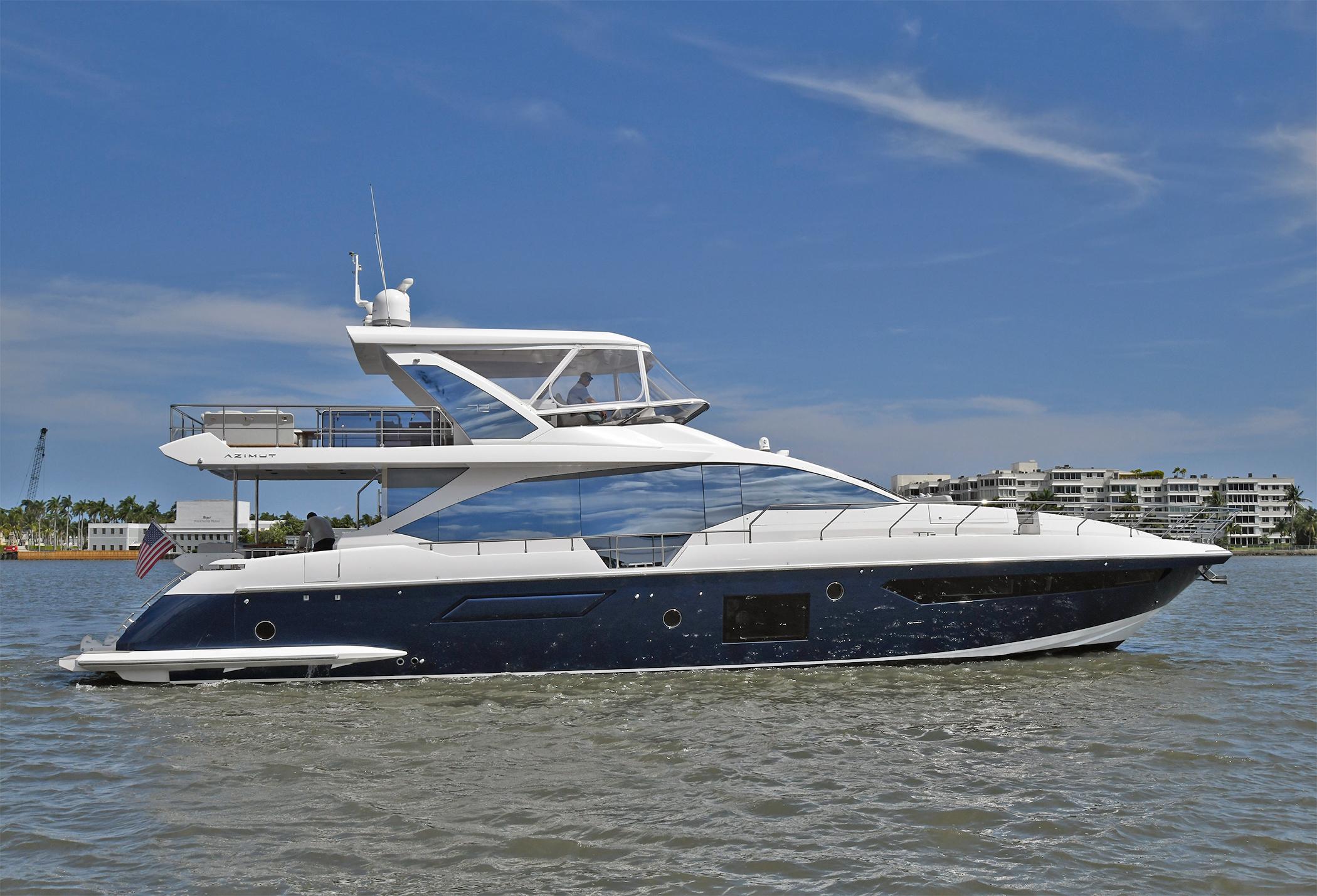 2022 Azimut 72 flybridge