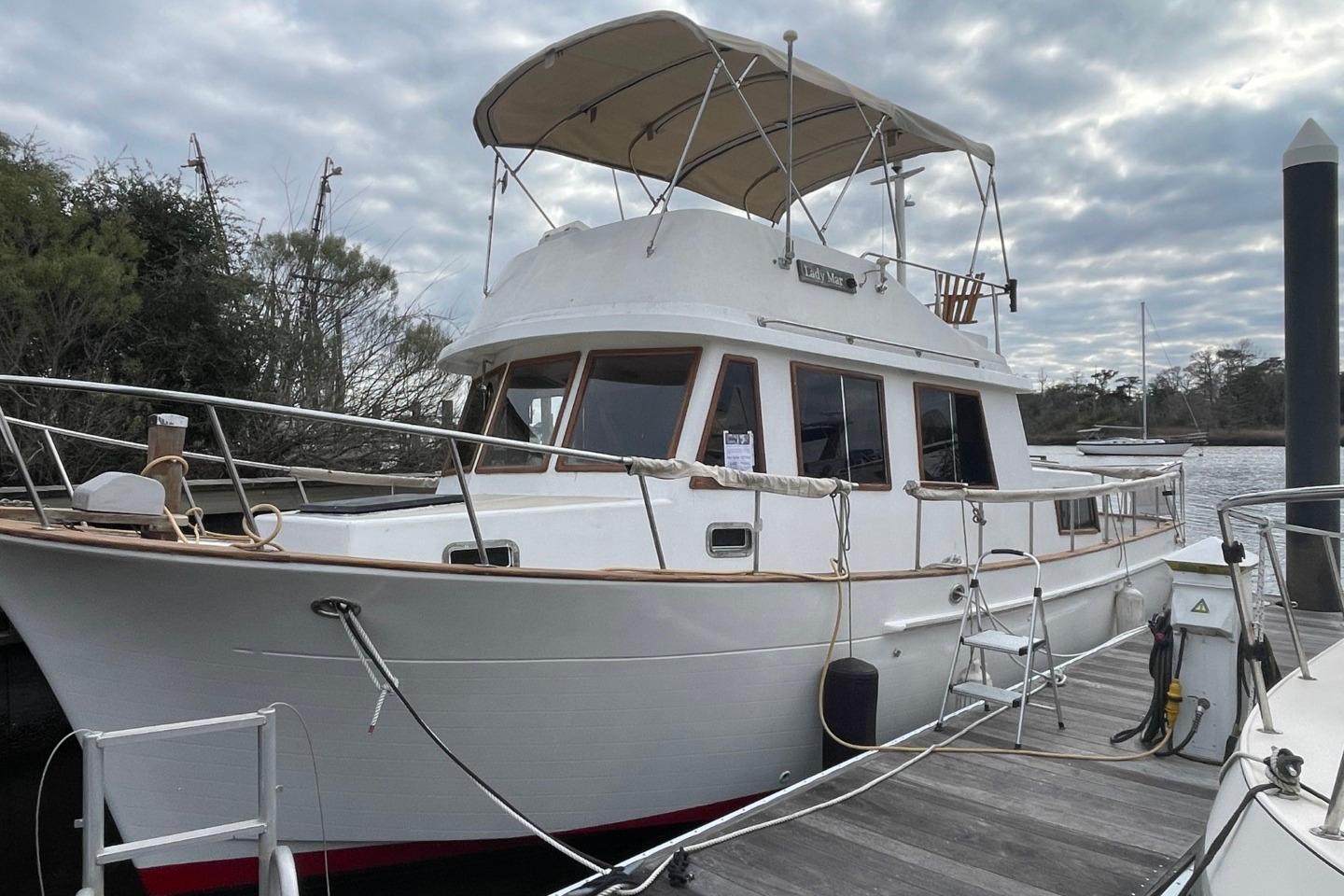 1991 Marine Trader 34 Double Cabin