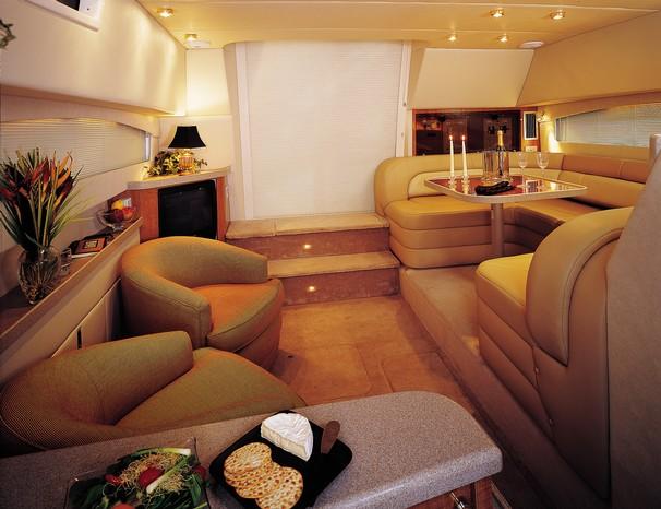 SC 10505 KM Knot 10 Yacht Sales SC 10505 KM Knot 10 Yacht Sales