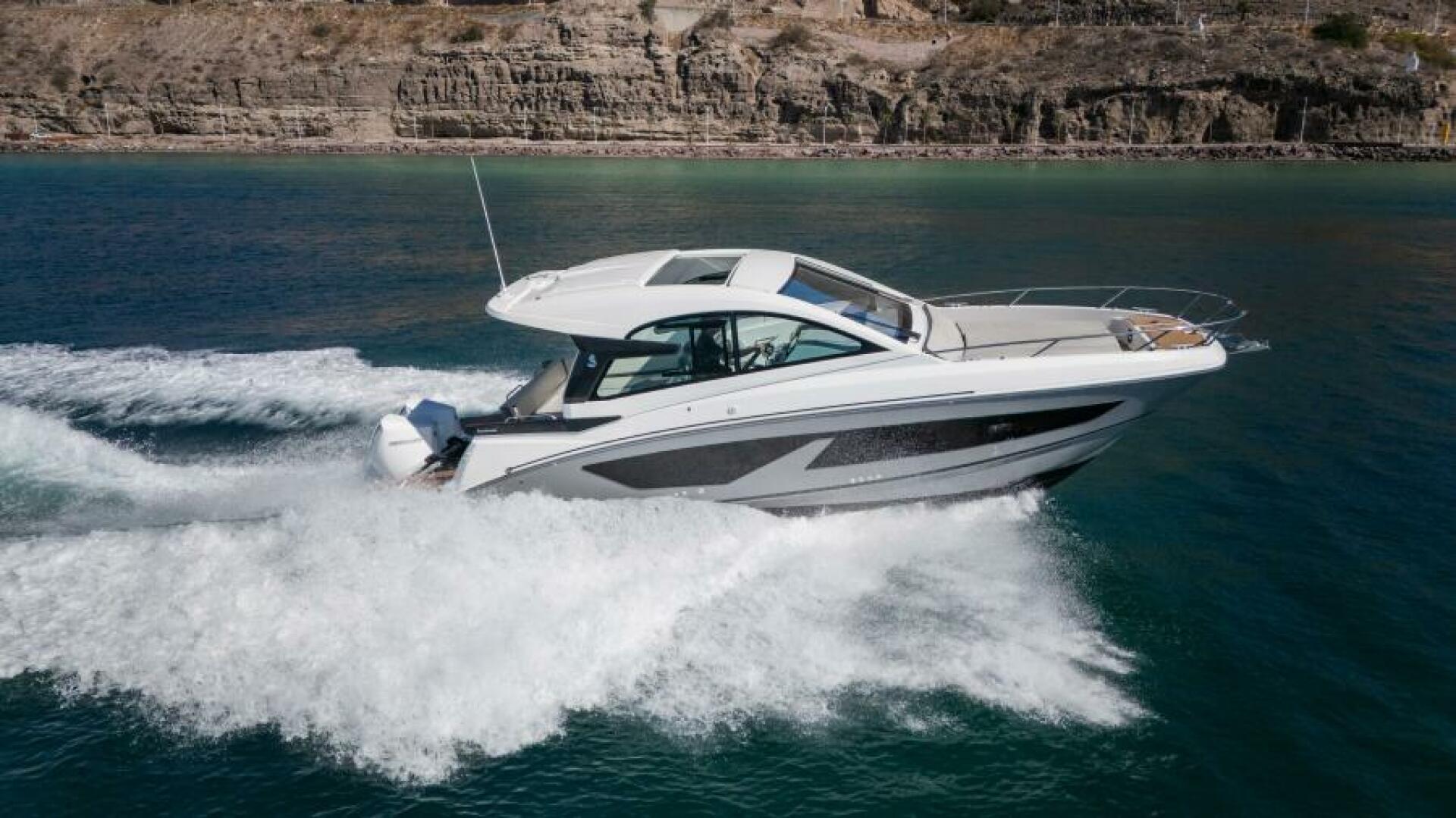 Yacht Photos Pics