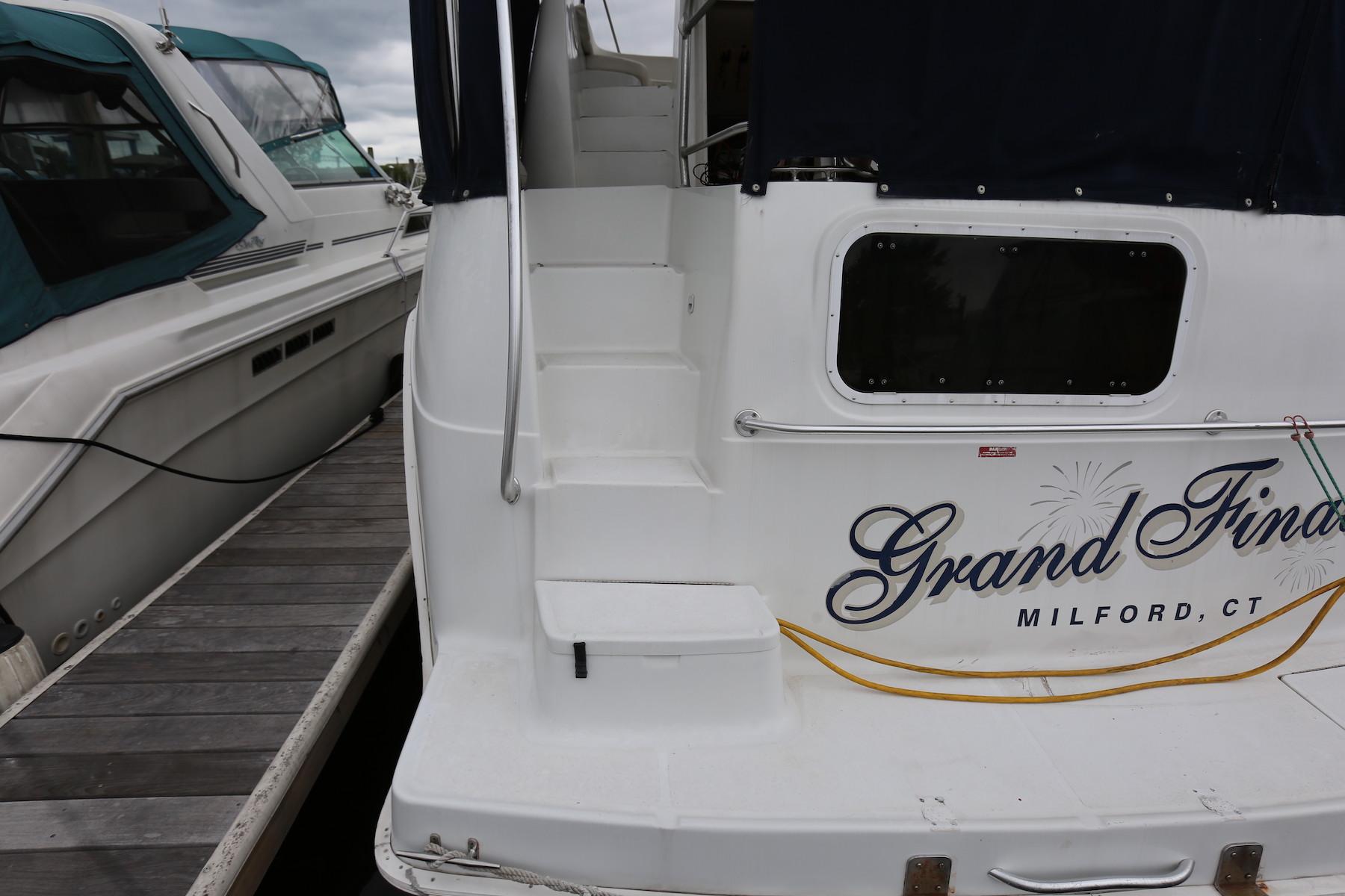 CT 9281 TL Knot 10 Yacht Sales