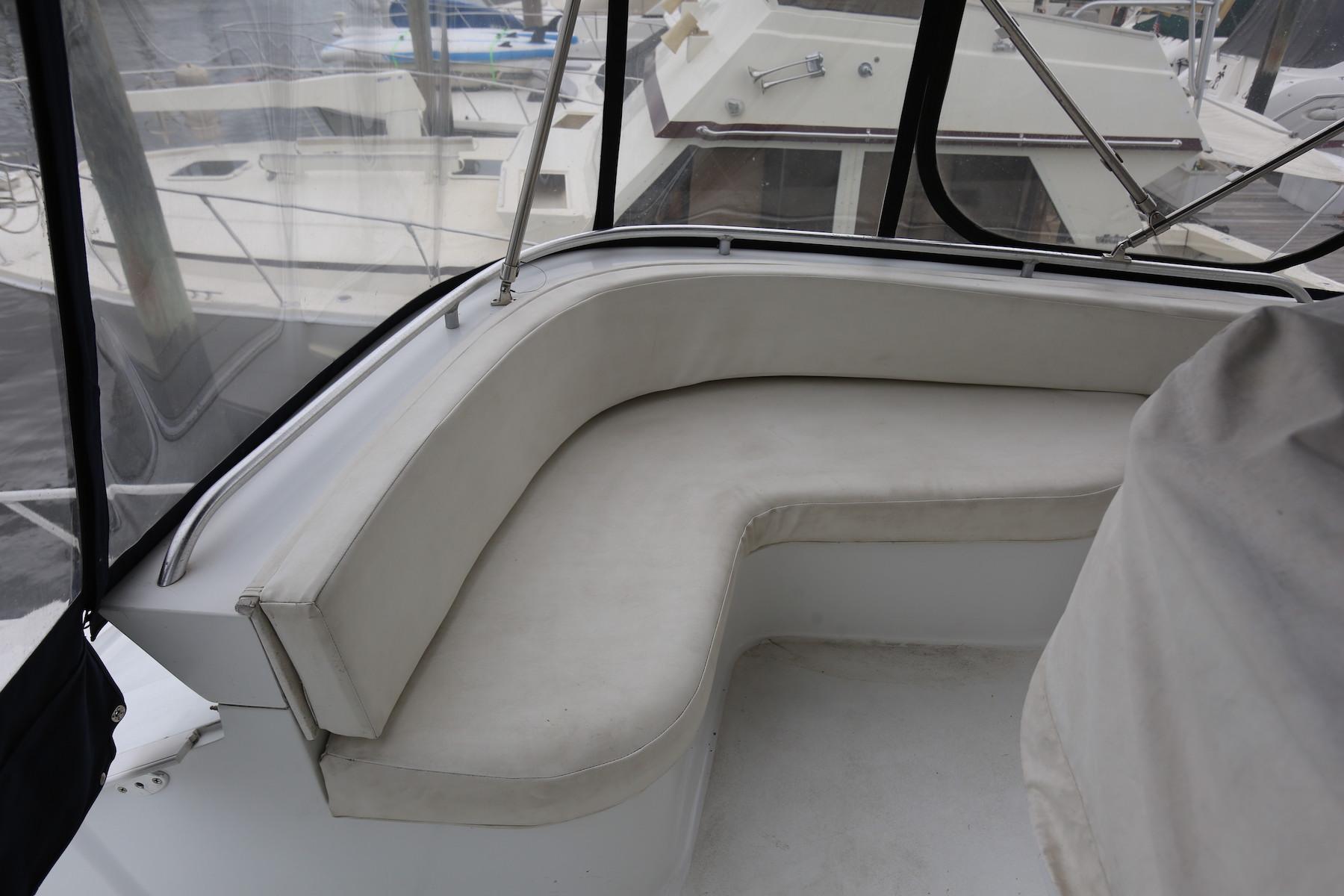 CT 9281 TL Knot 10 Yacht Sales